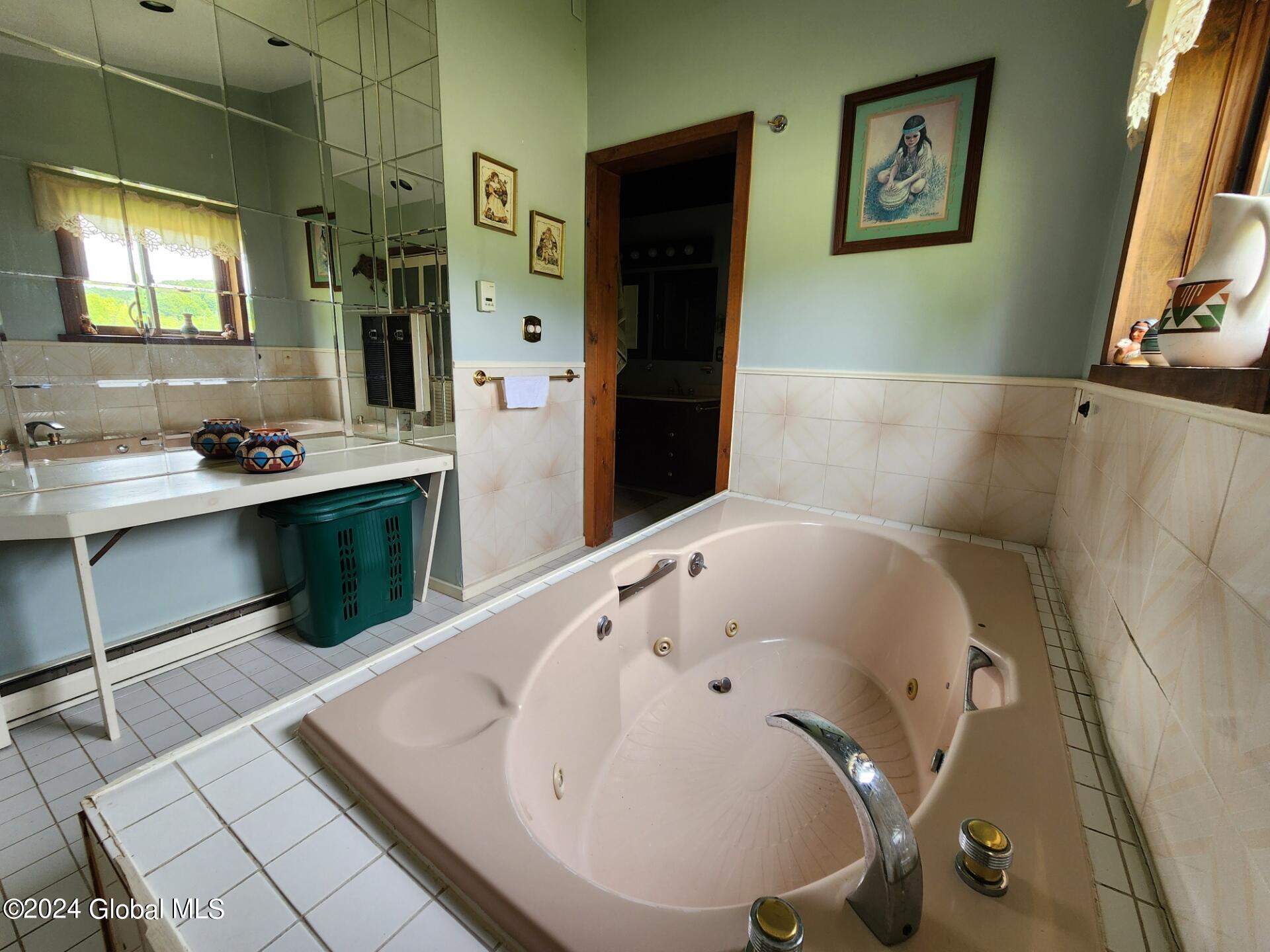746 W Richmondville Road