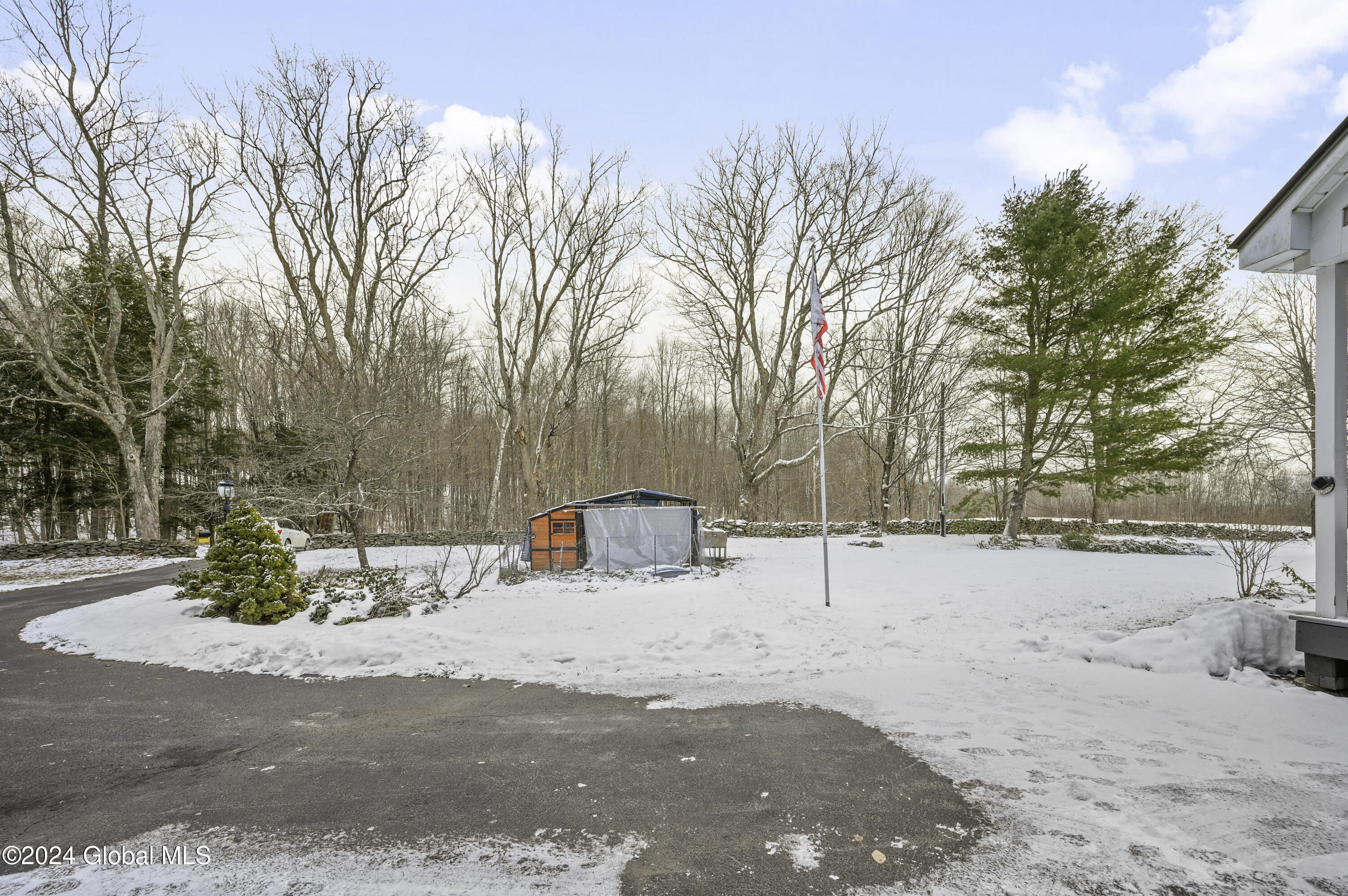 652 North Road