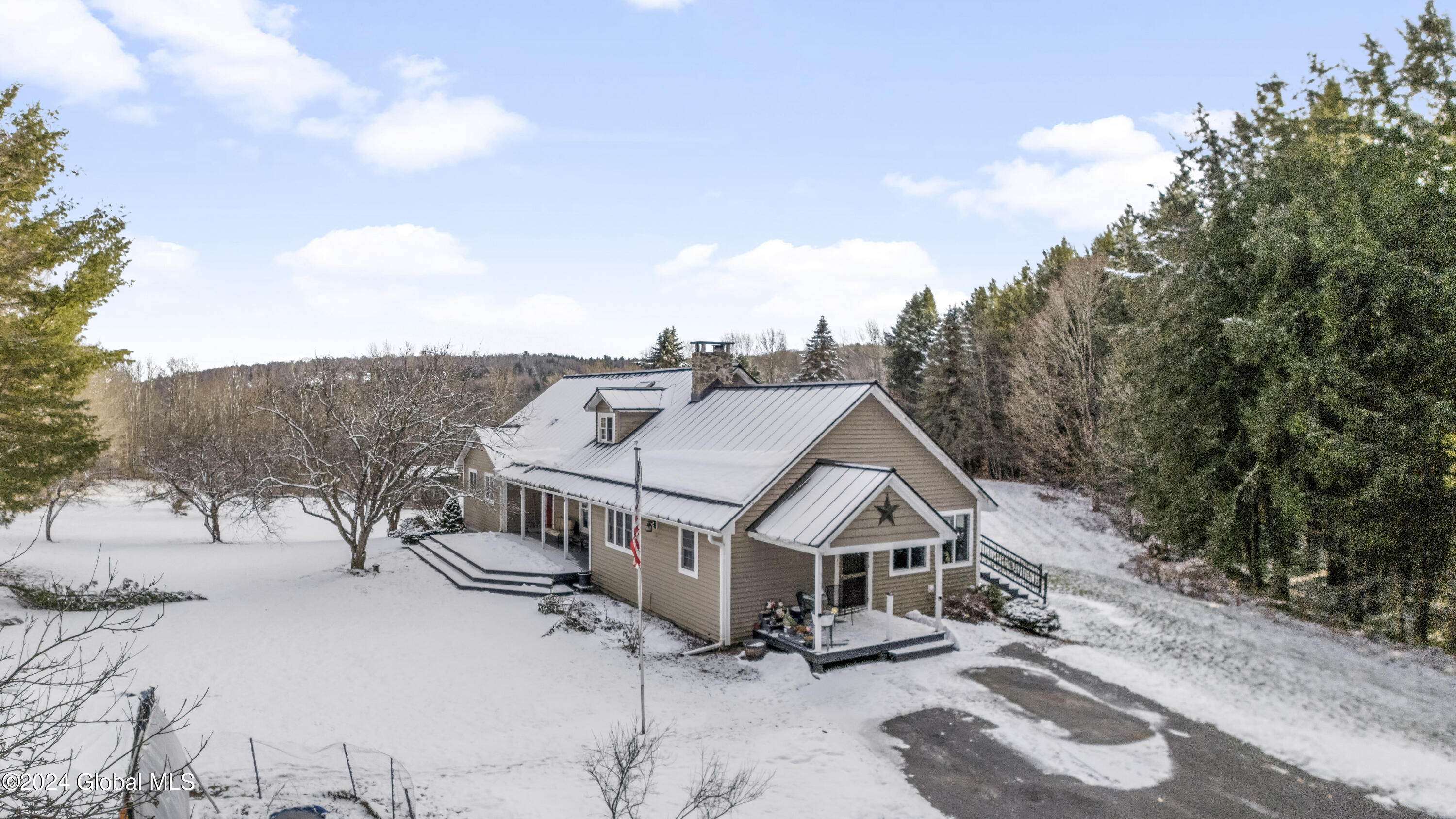 652 North Road