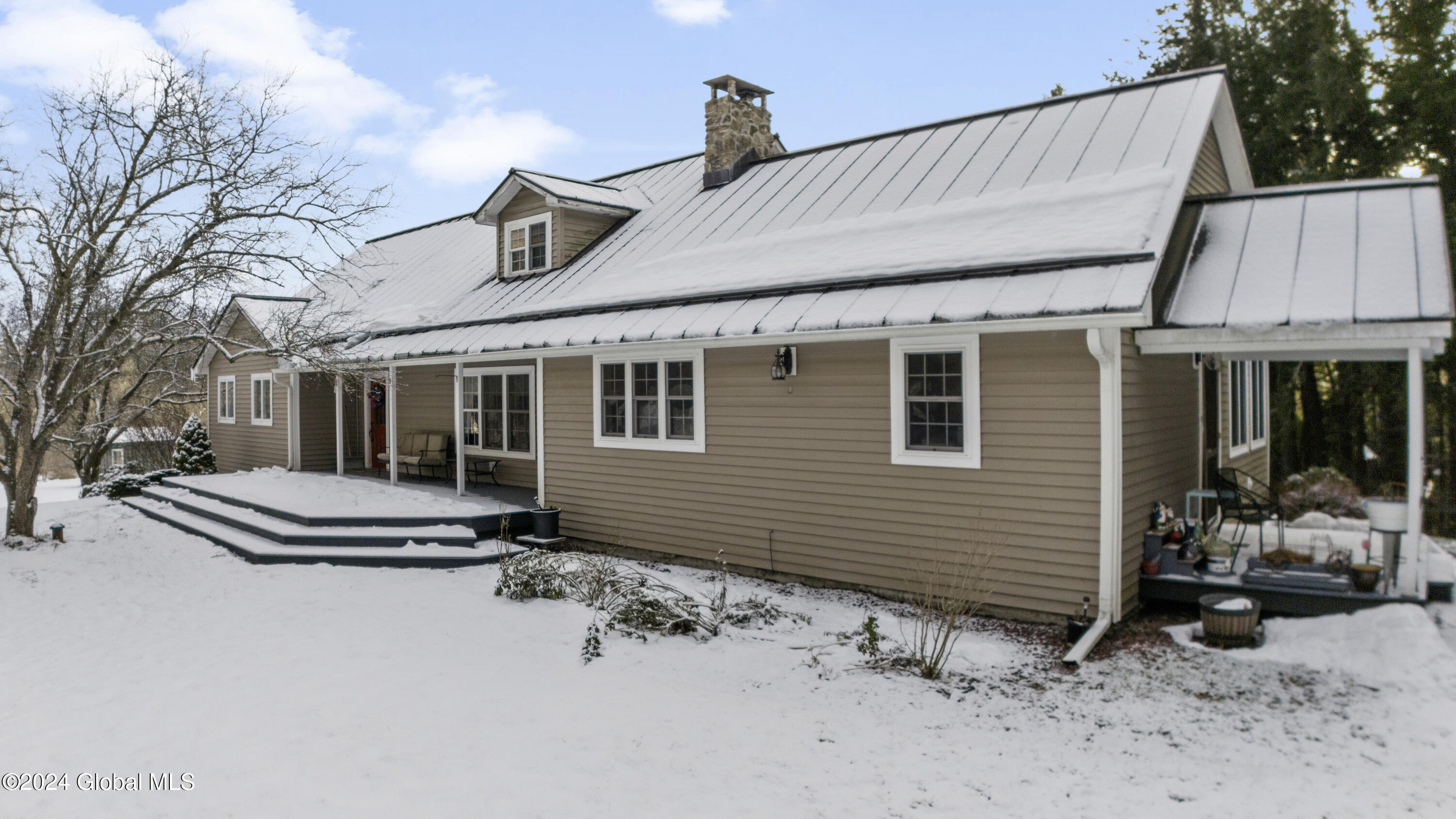 652 North Road