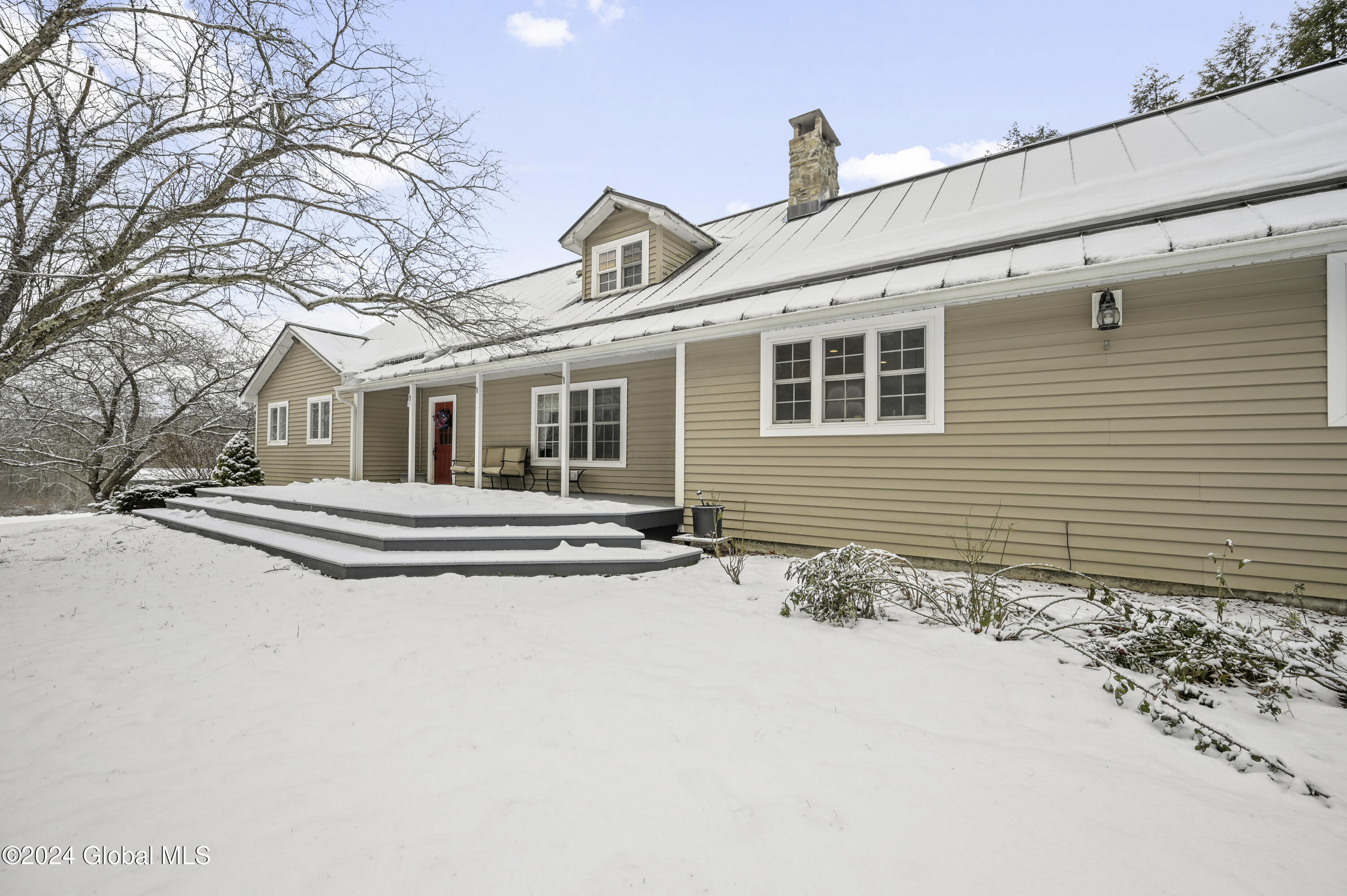 652 North Road