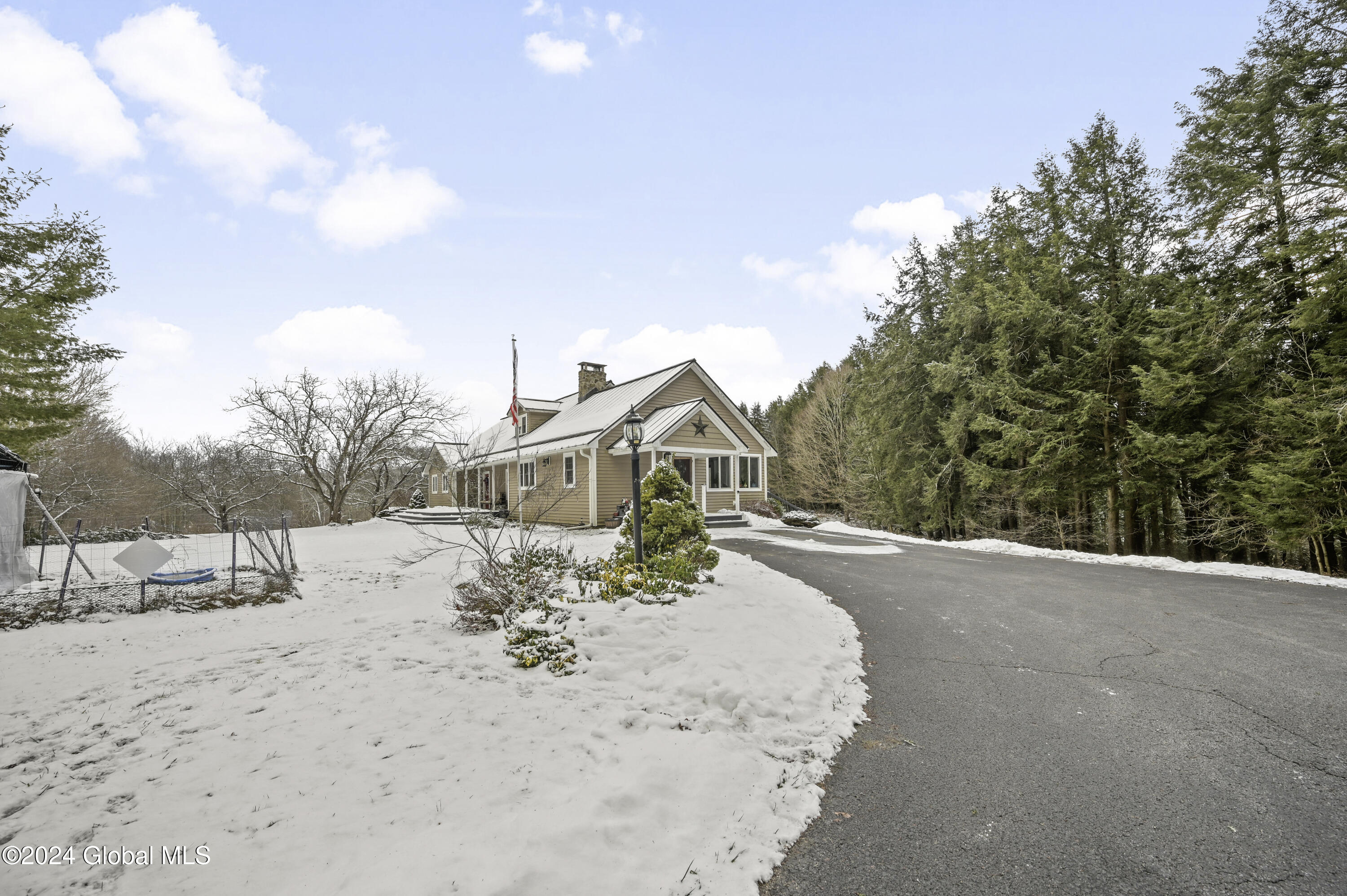 652 North Road