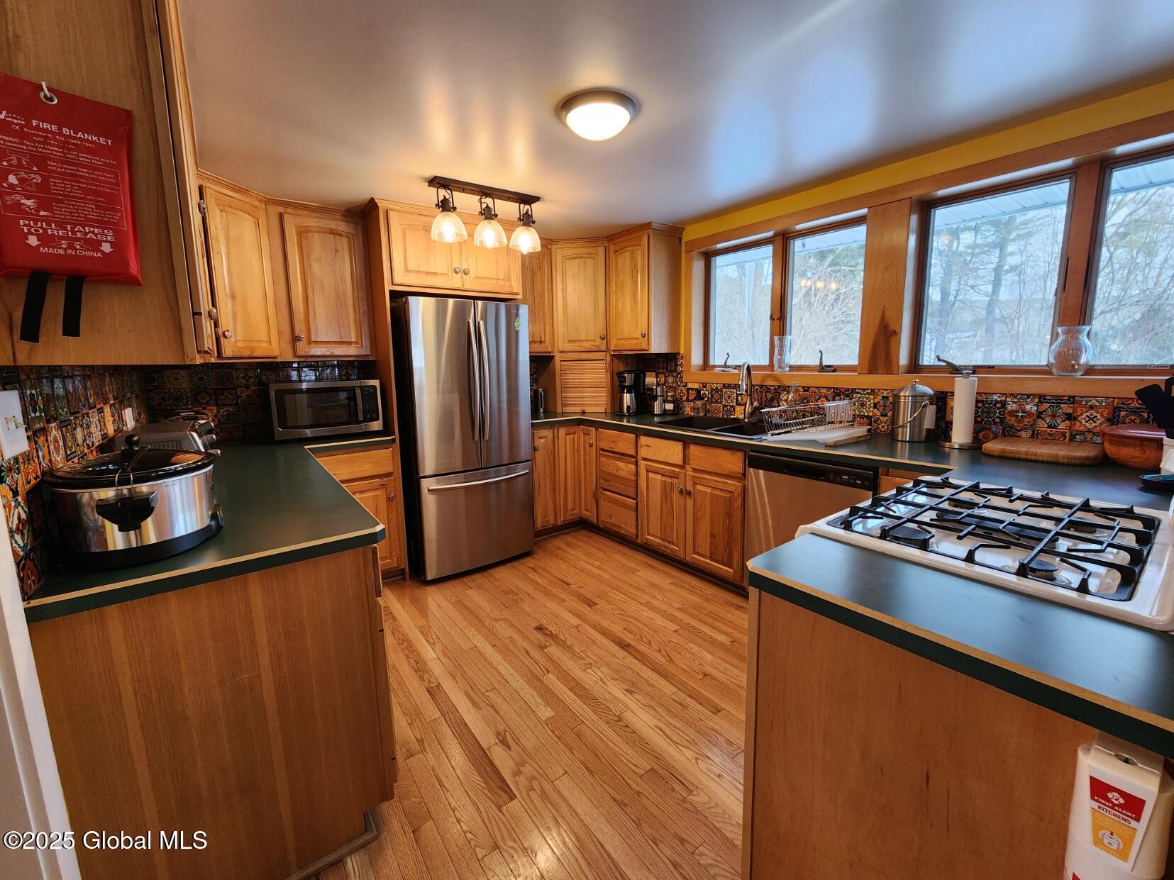 835 W Fulton Road