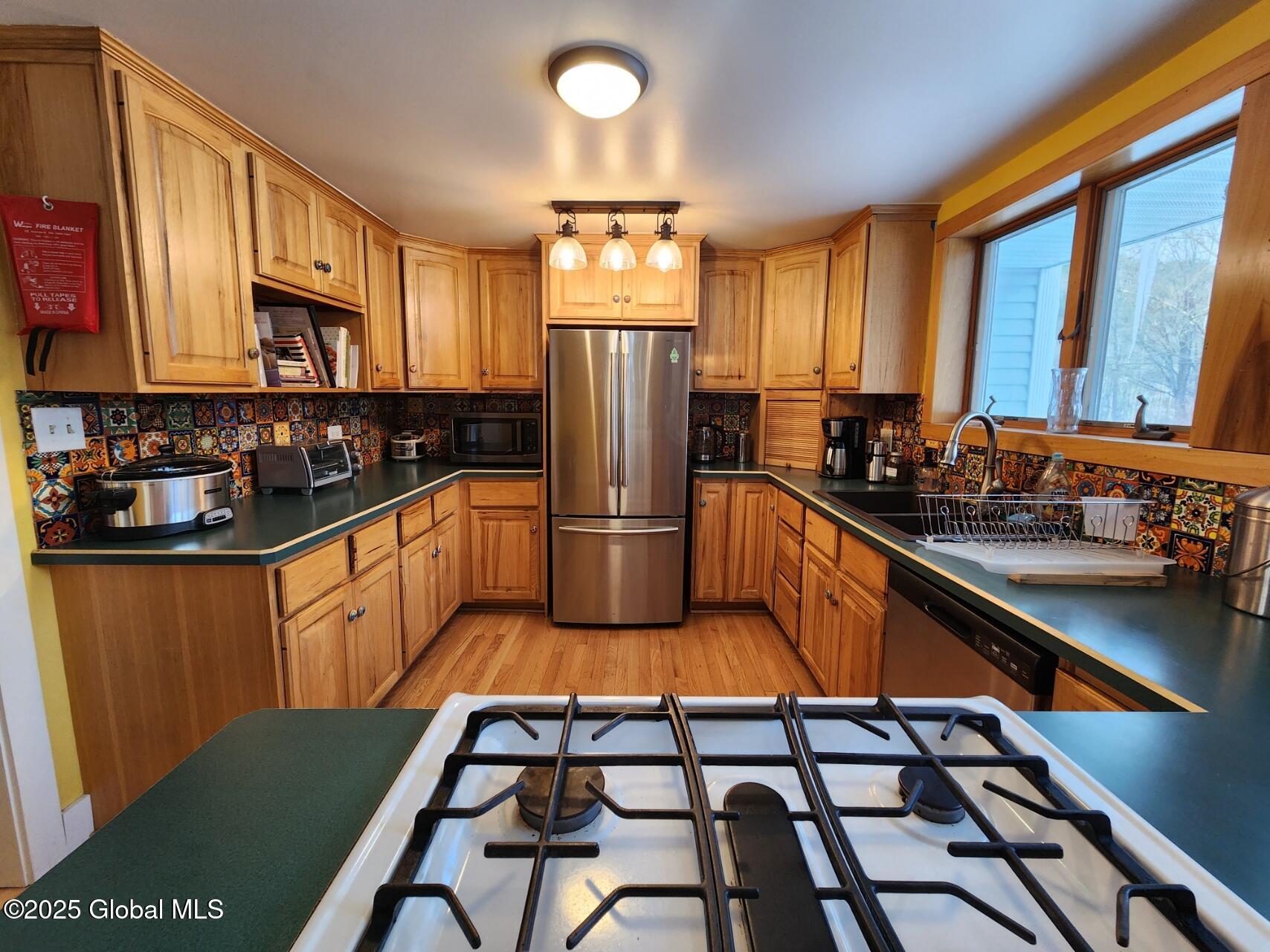 835 W Fulton Road