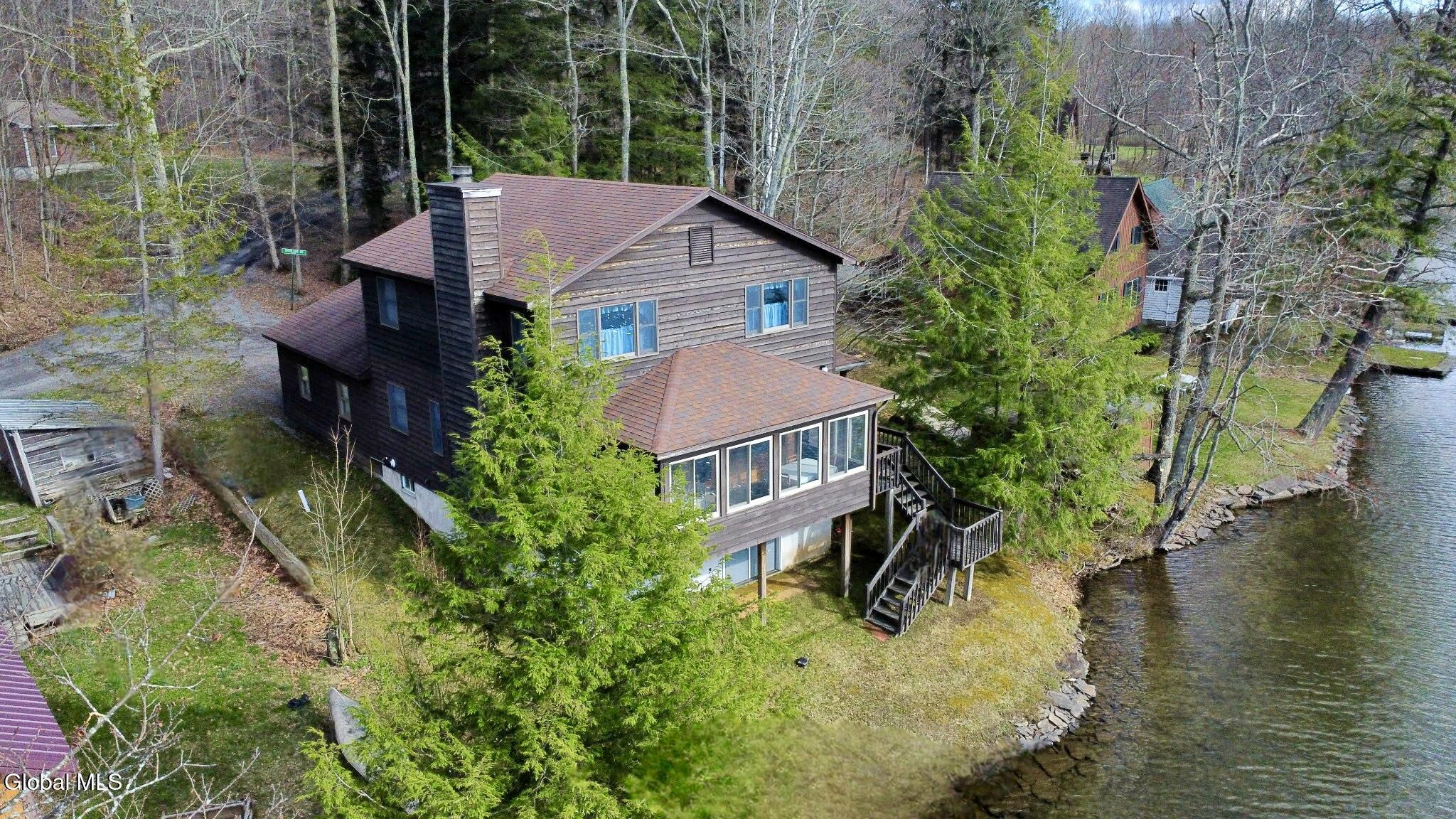 102 Shoreline Drive