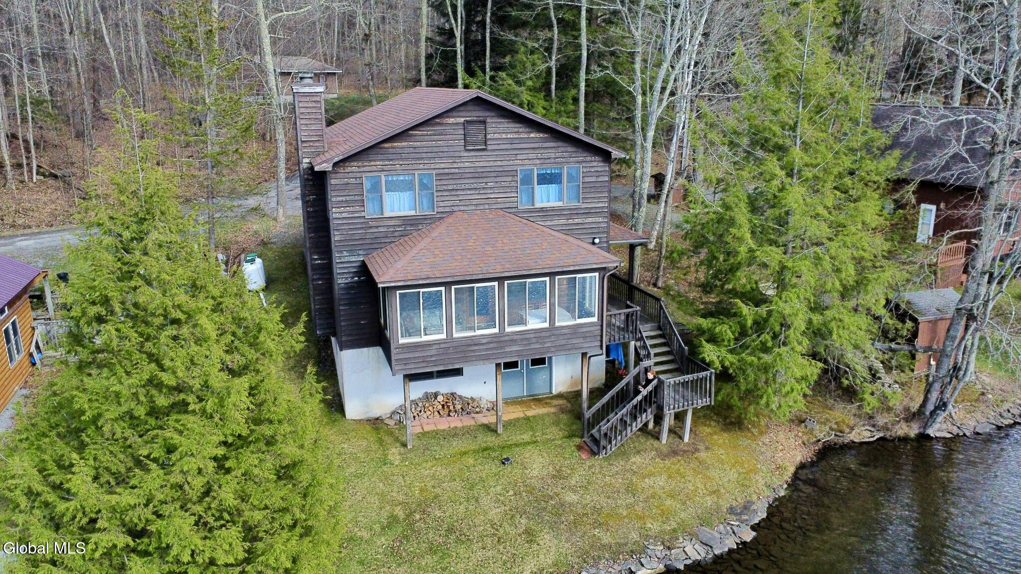 102 Shoreline Drive