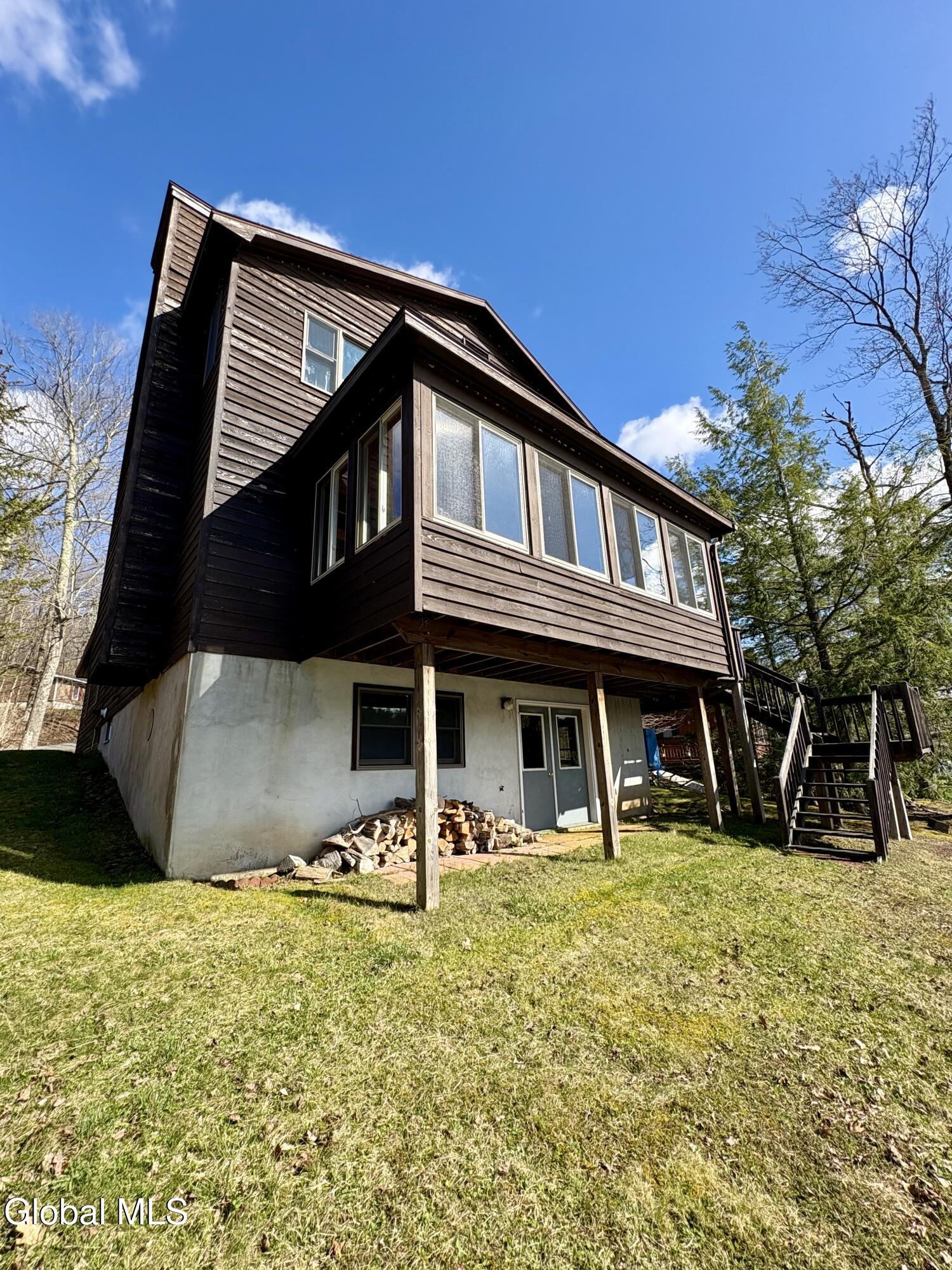 102 Shoreline Drive