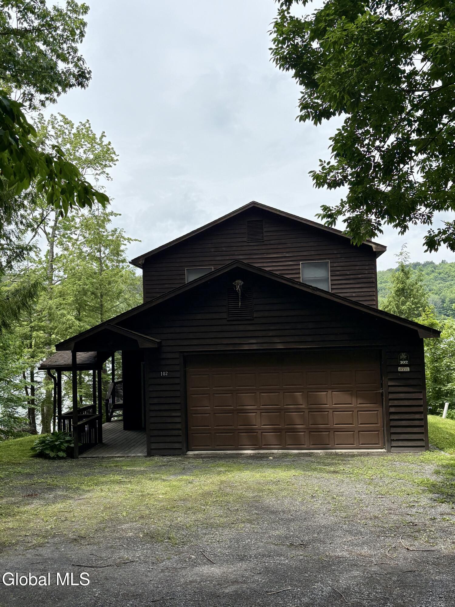 102 Shoreline Drive