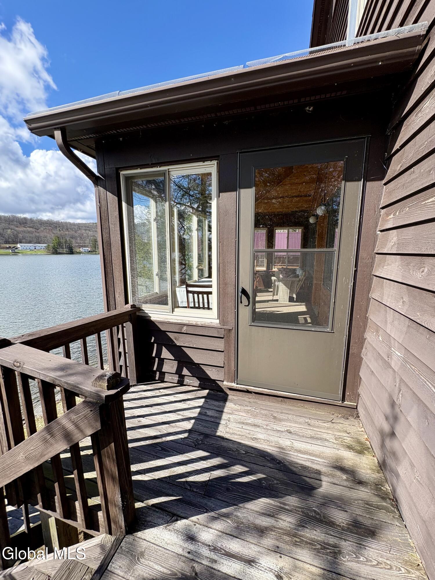 102 Shoreline Drive