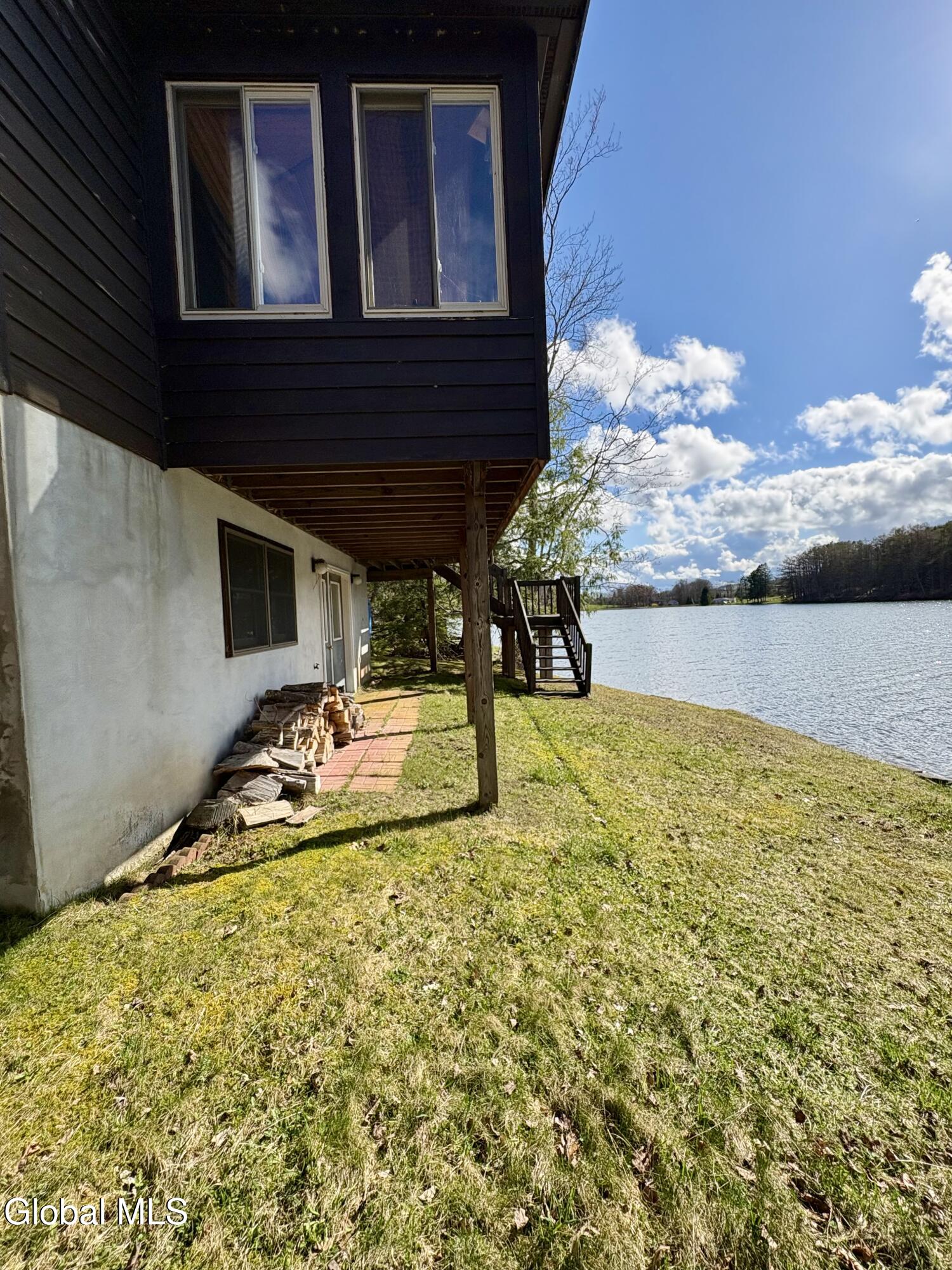 102 Shoreline Drive