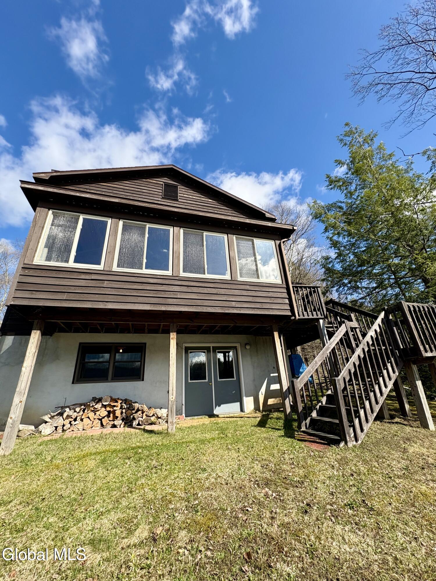 102 Shoreline Drive