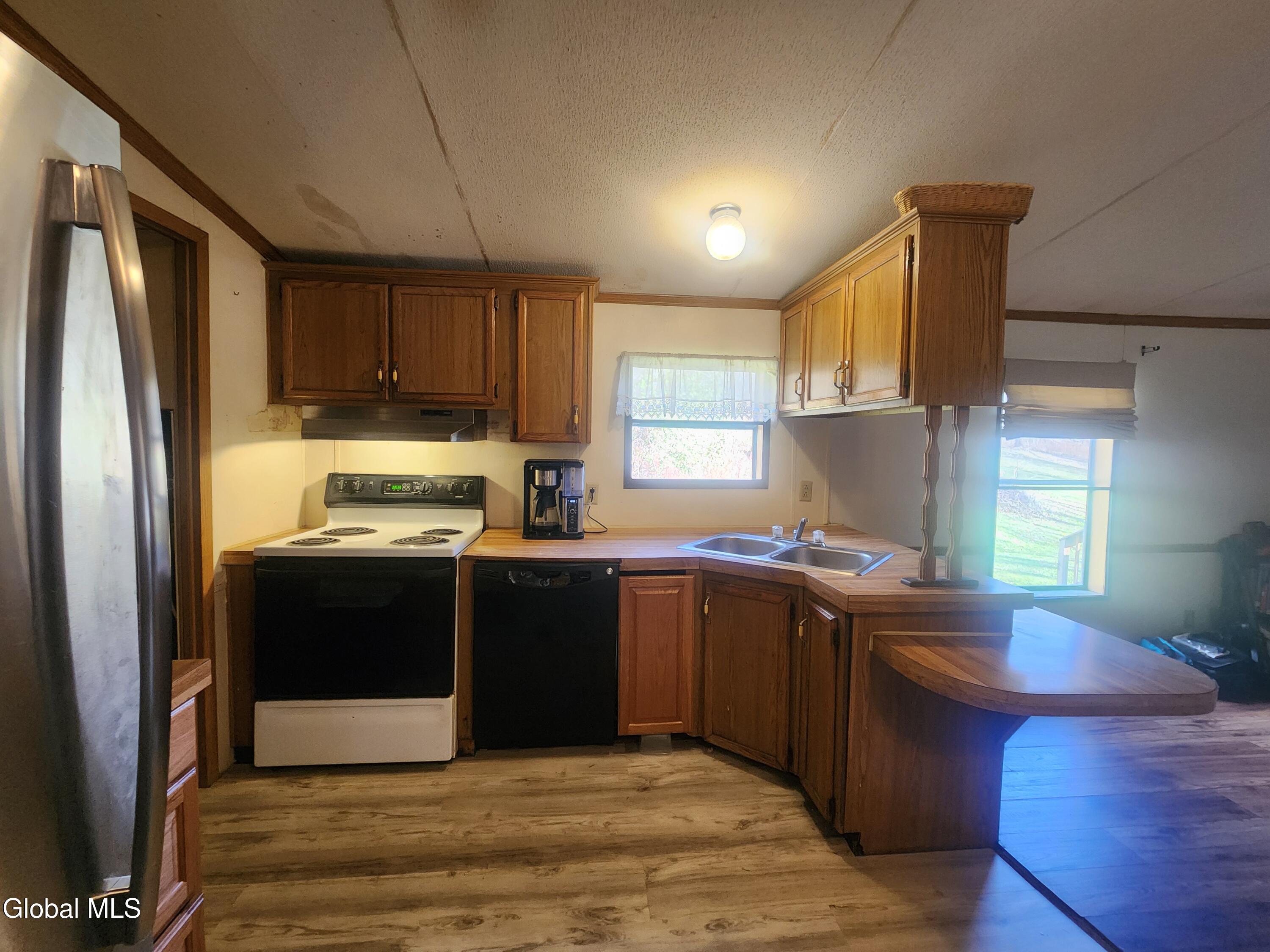 1099 W Hill Road