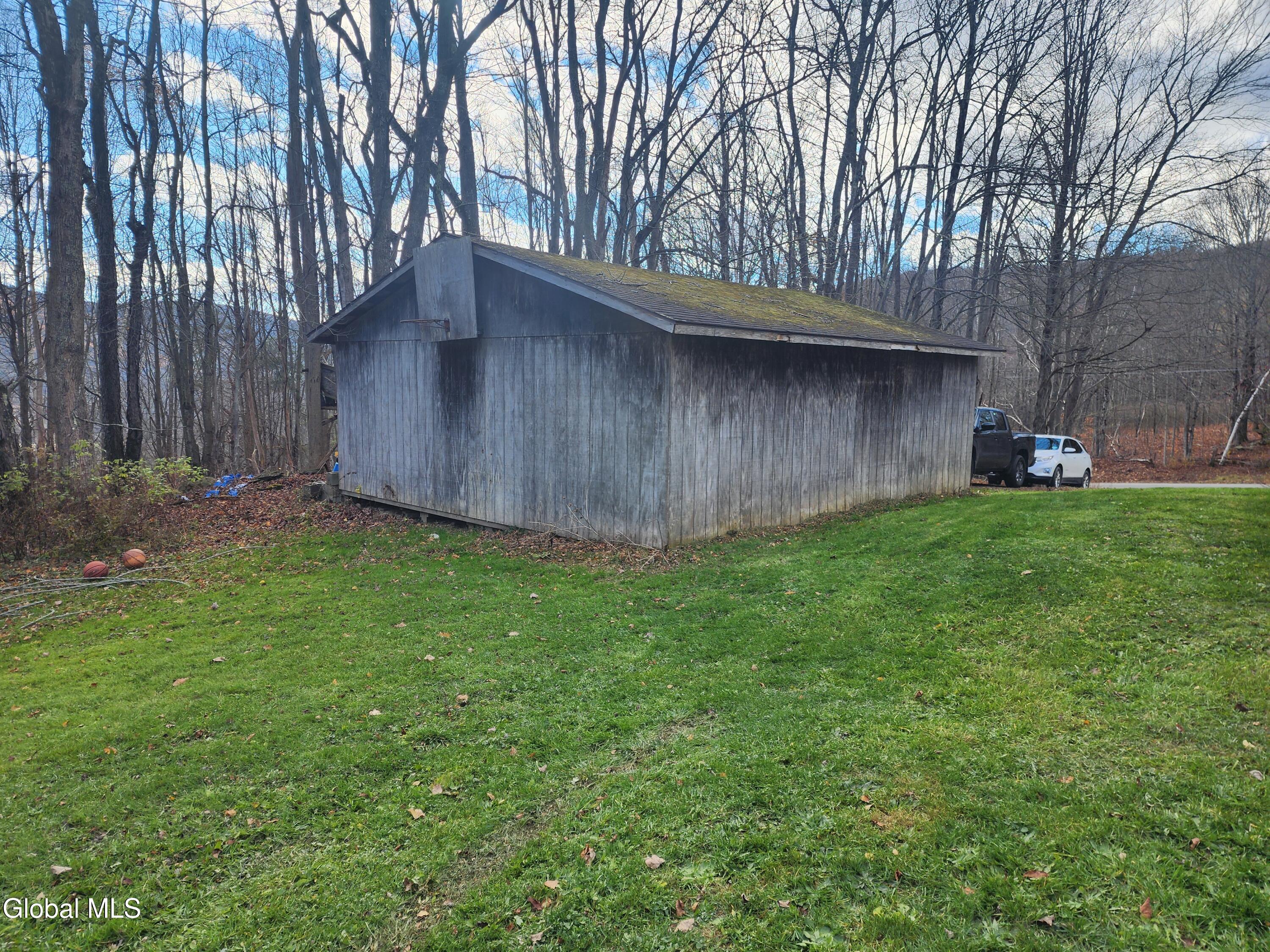 1099 W Hill Road