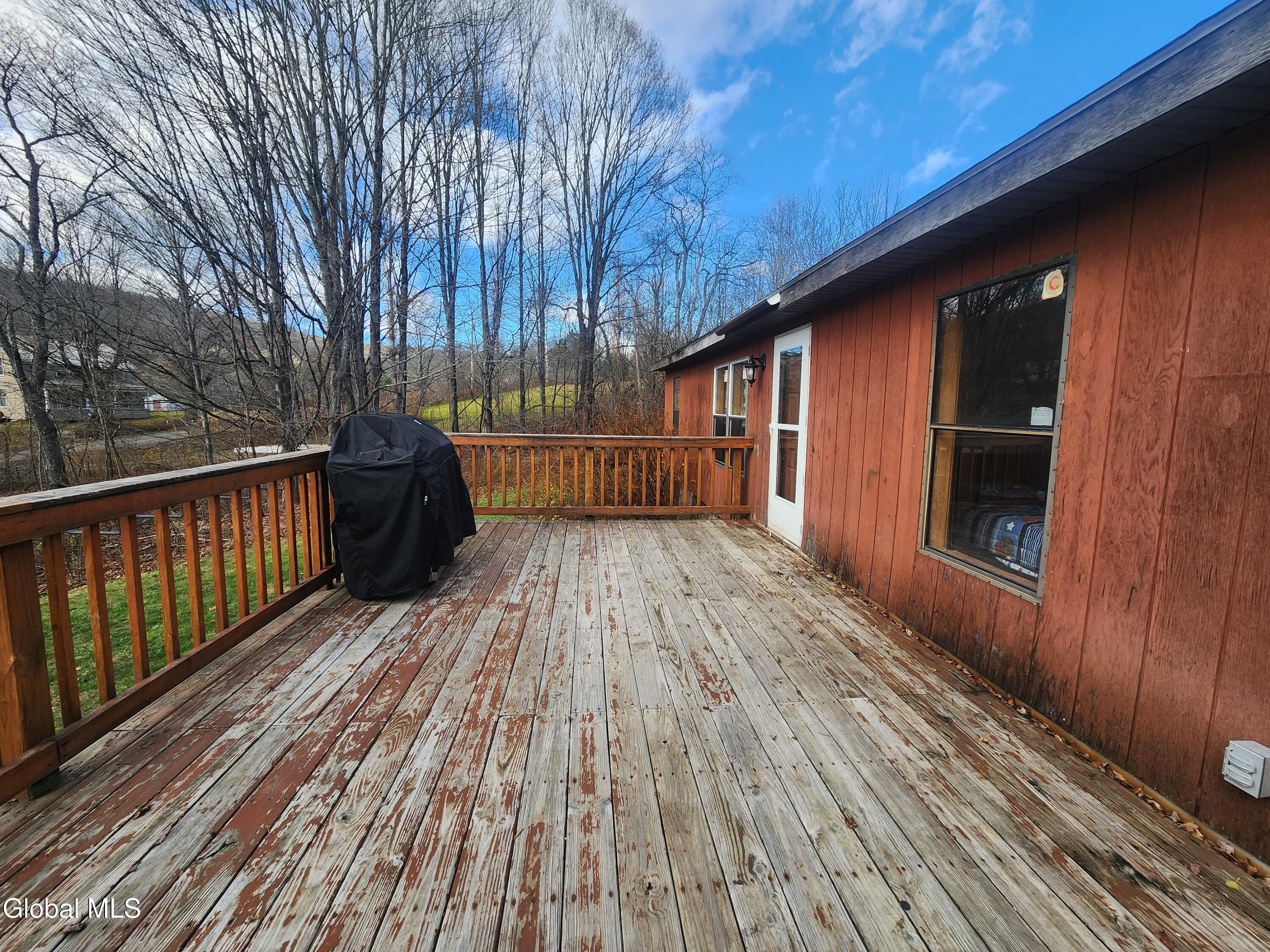 1099 W Hill Road