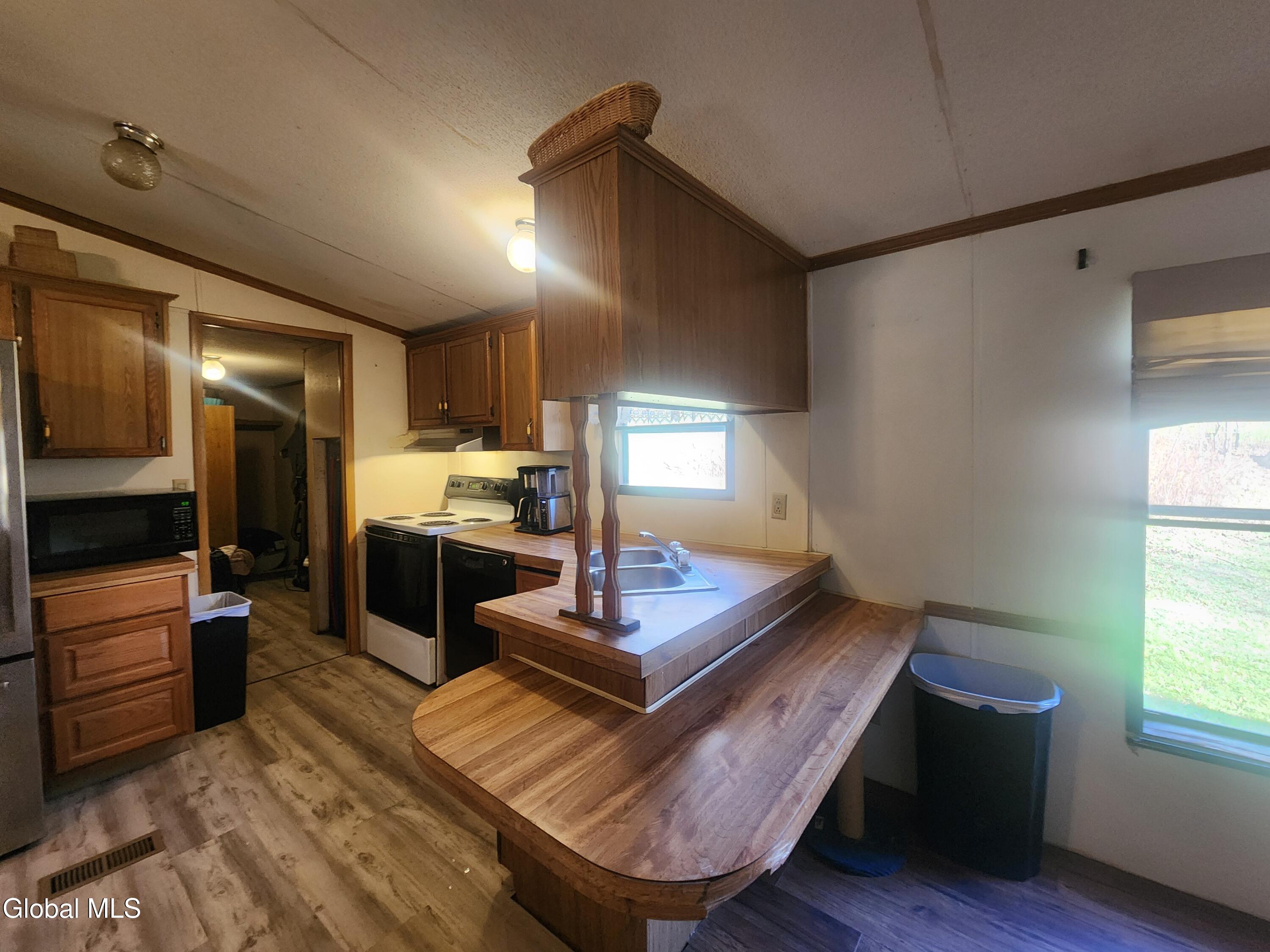 1099 W Hill Road