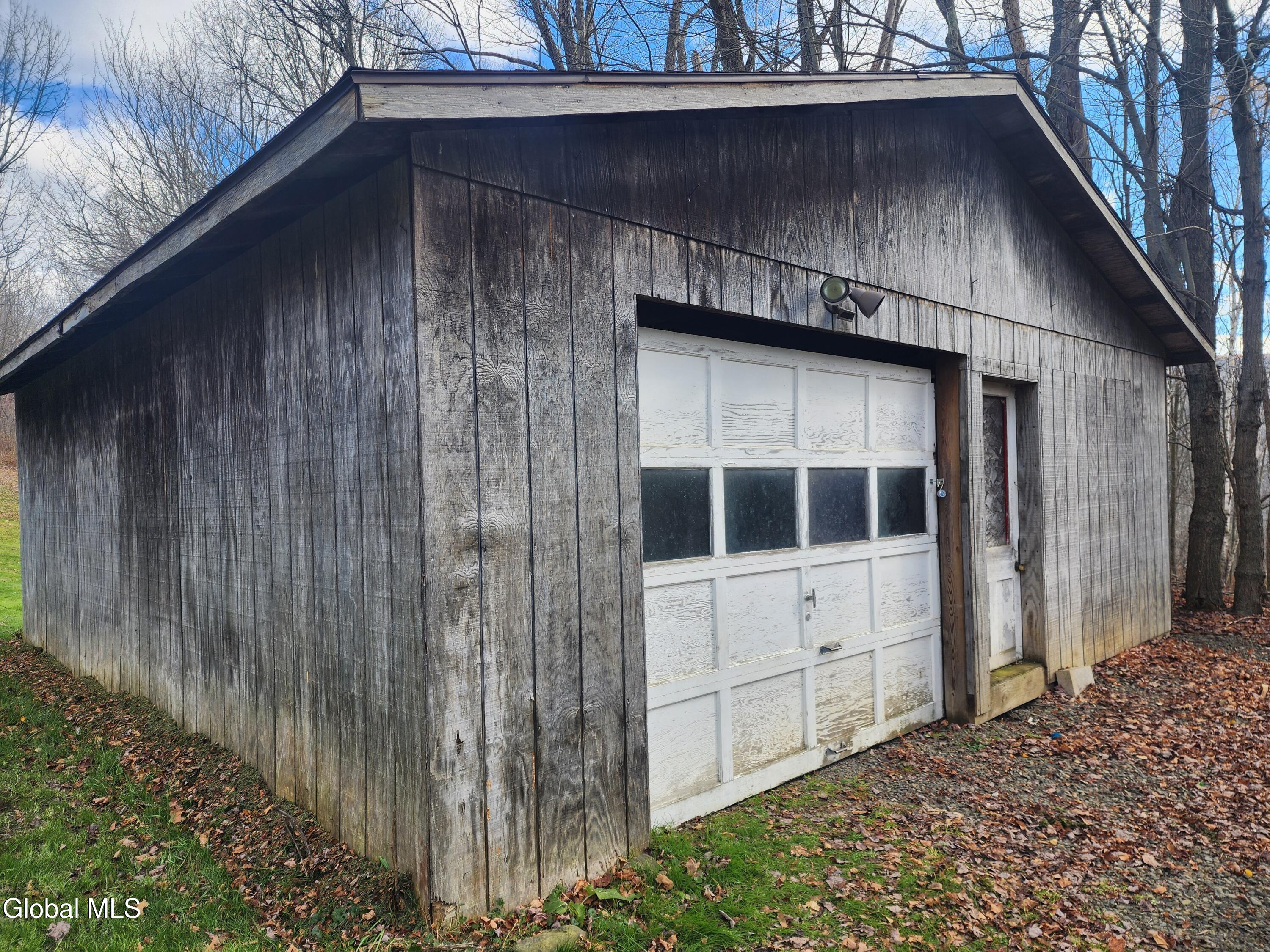 1099 W Hill Road