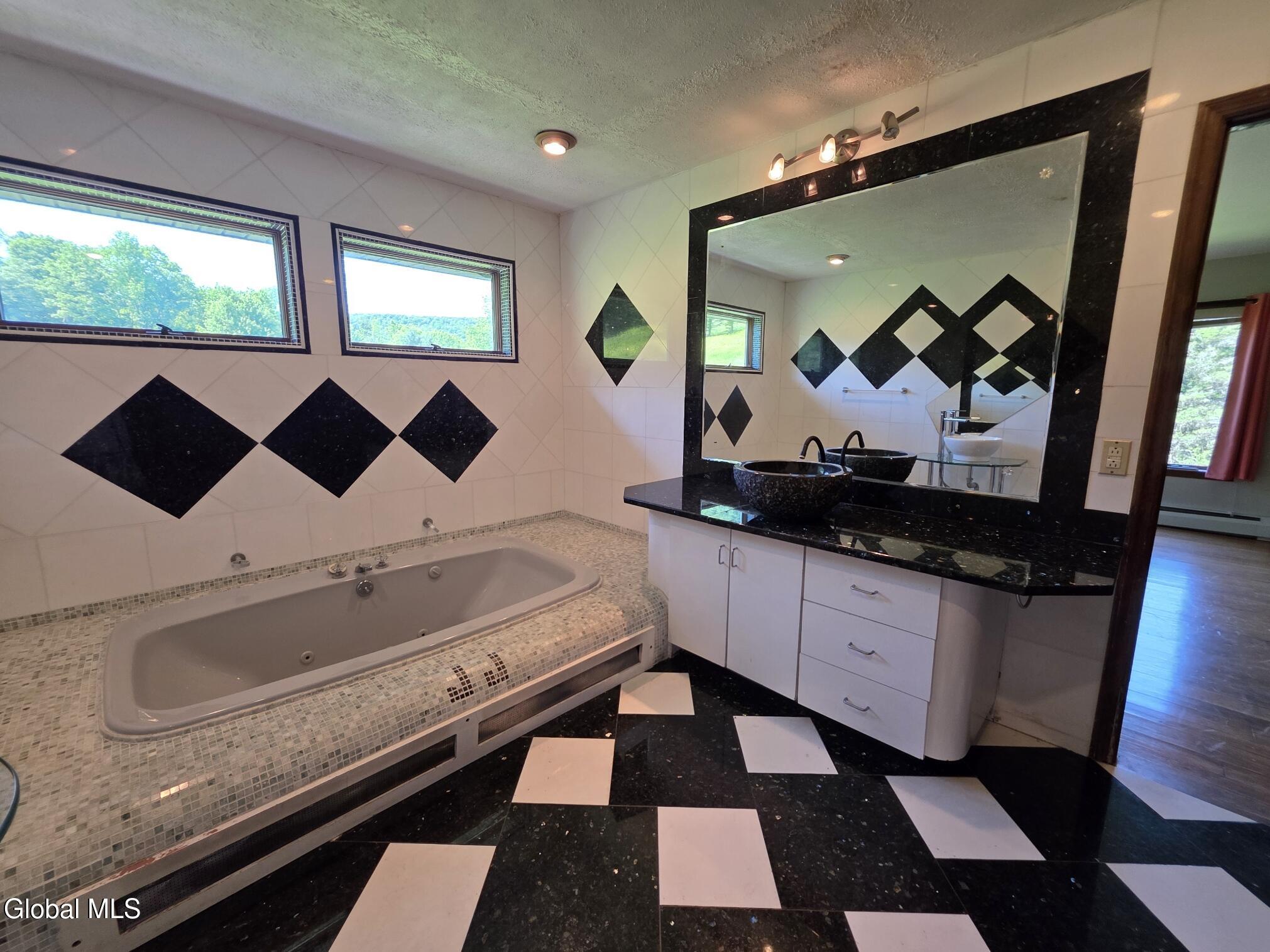 1462 W Fulton Road Unit: 1