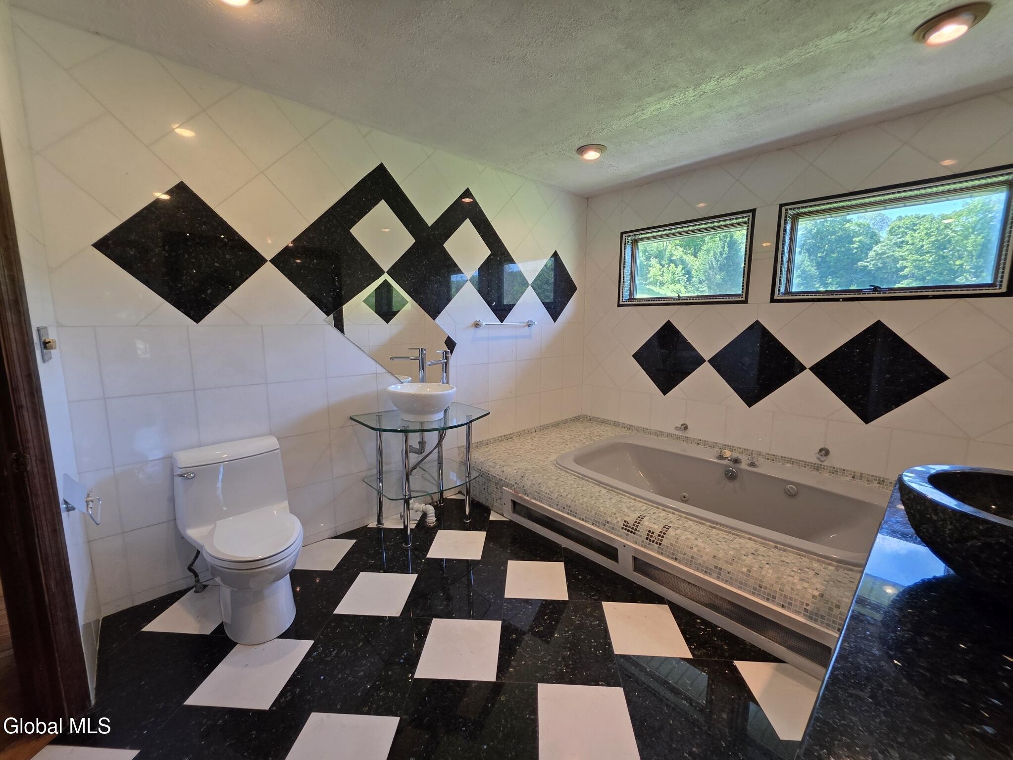 1462 W Fulton Road Unit: 1