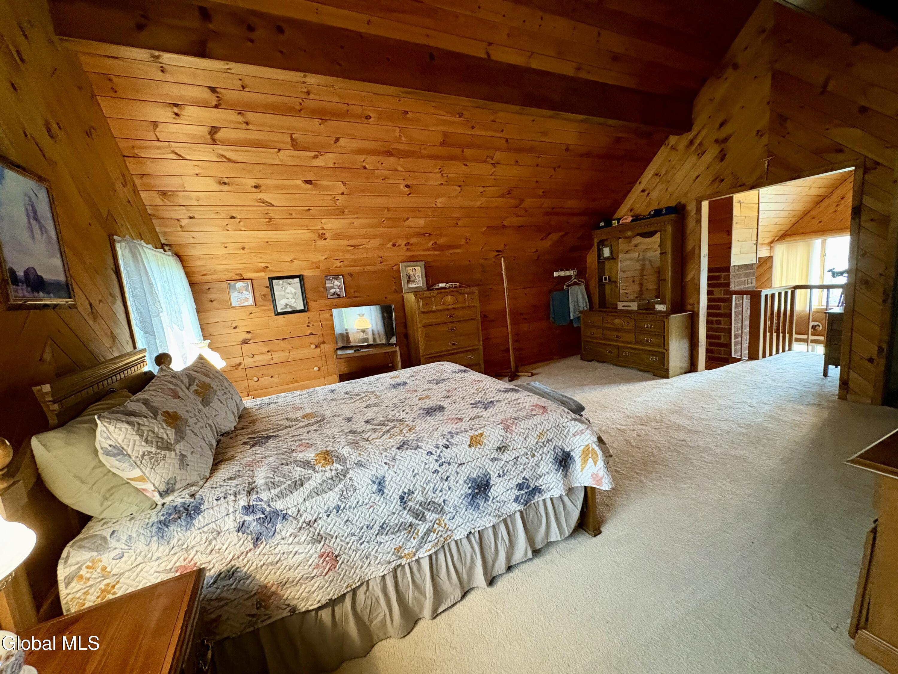 115 Lakeside Drive