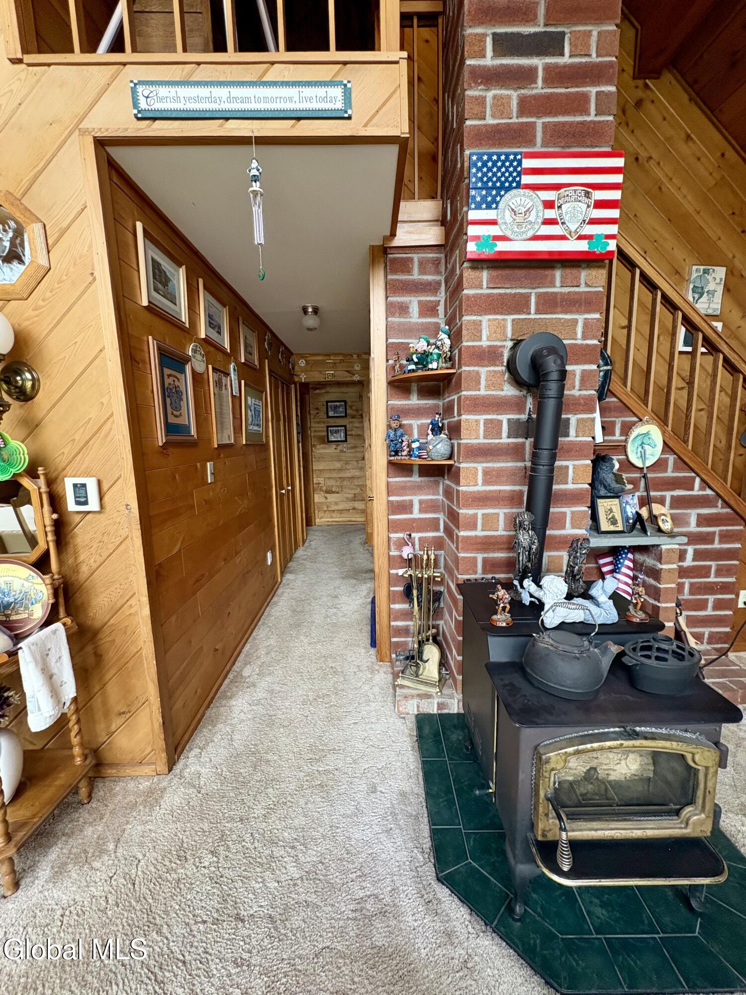115 Lakeside Drive