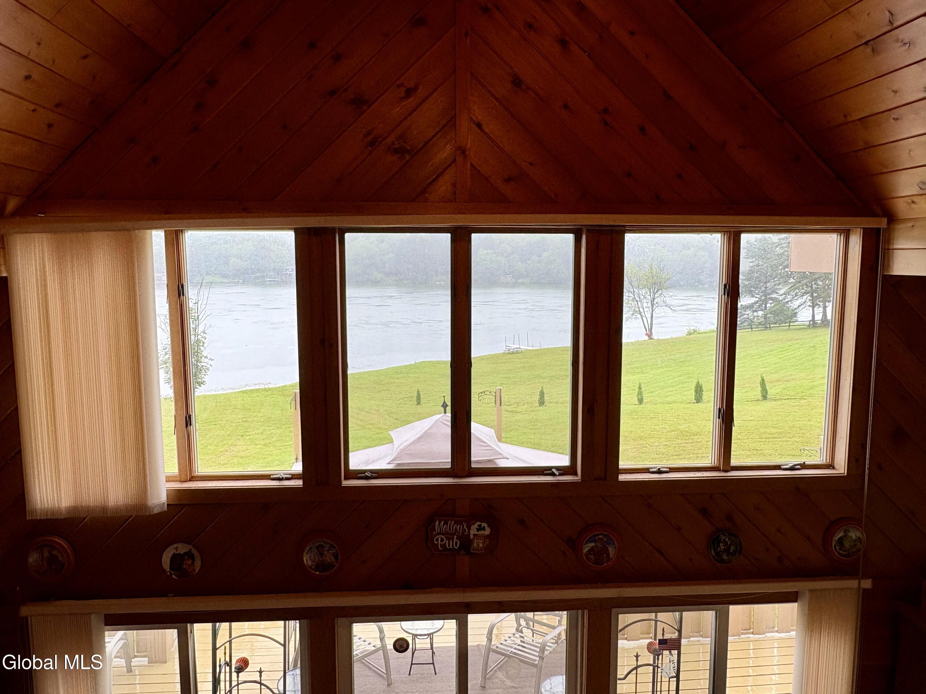 115 Lakeside Drive
