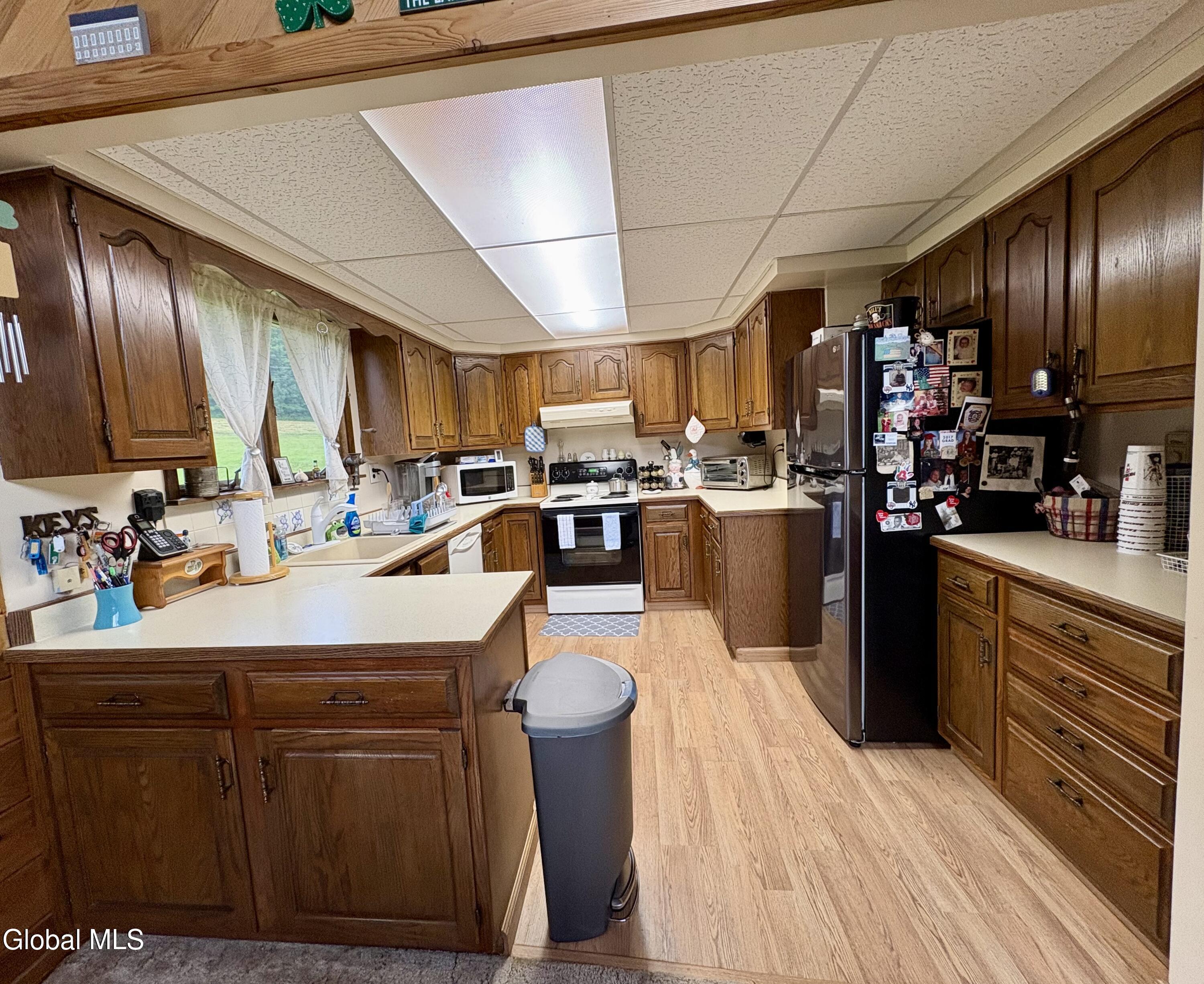 115 Lakeside Drive