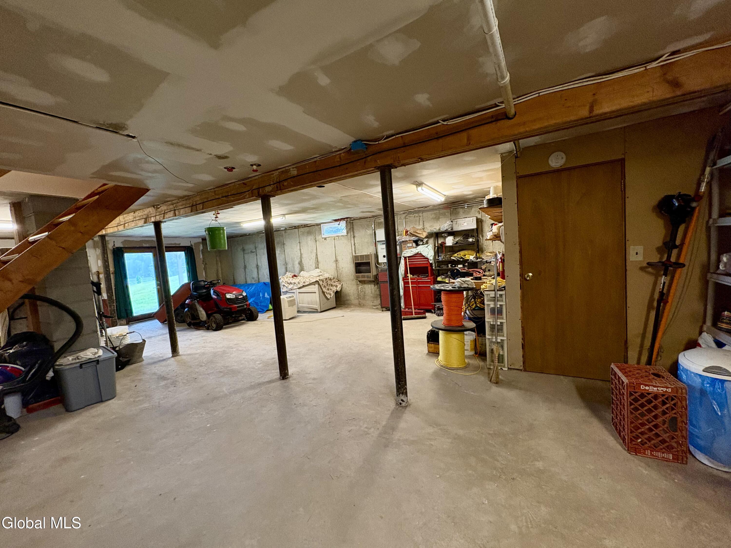 115 Lakeside Drive