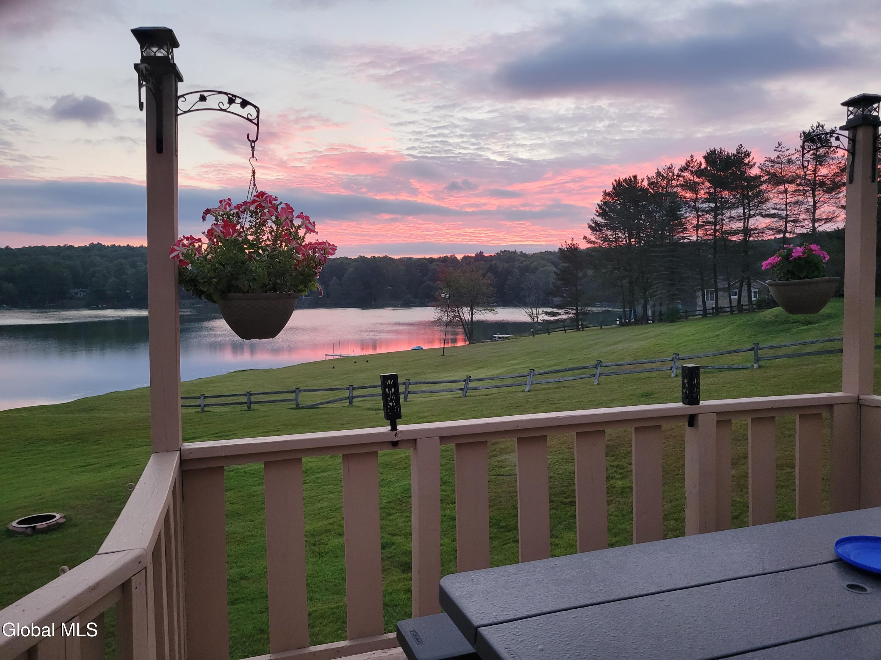 115 Lakeside Drive