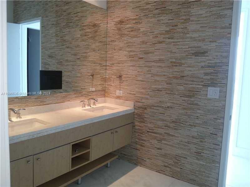 900 Brickell Key Blvd # 2803