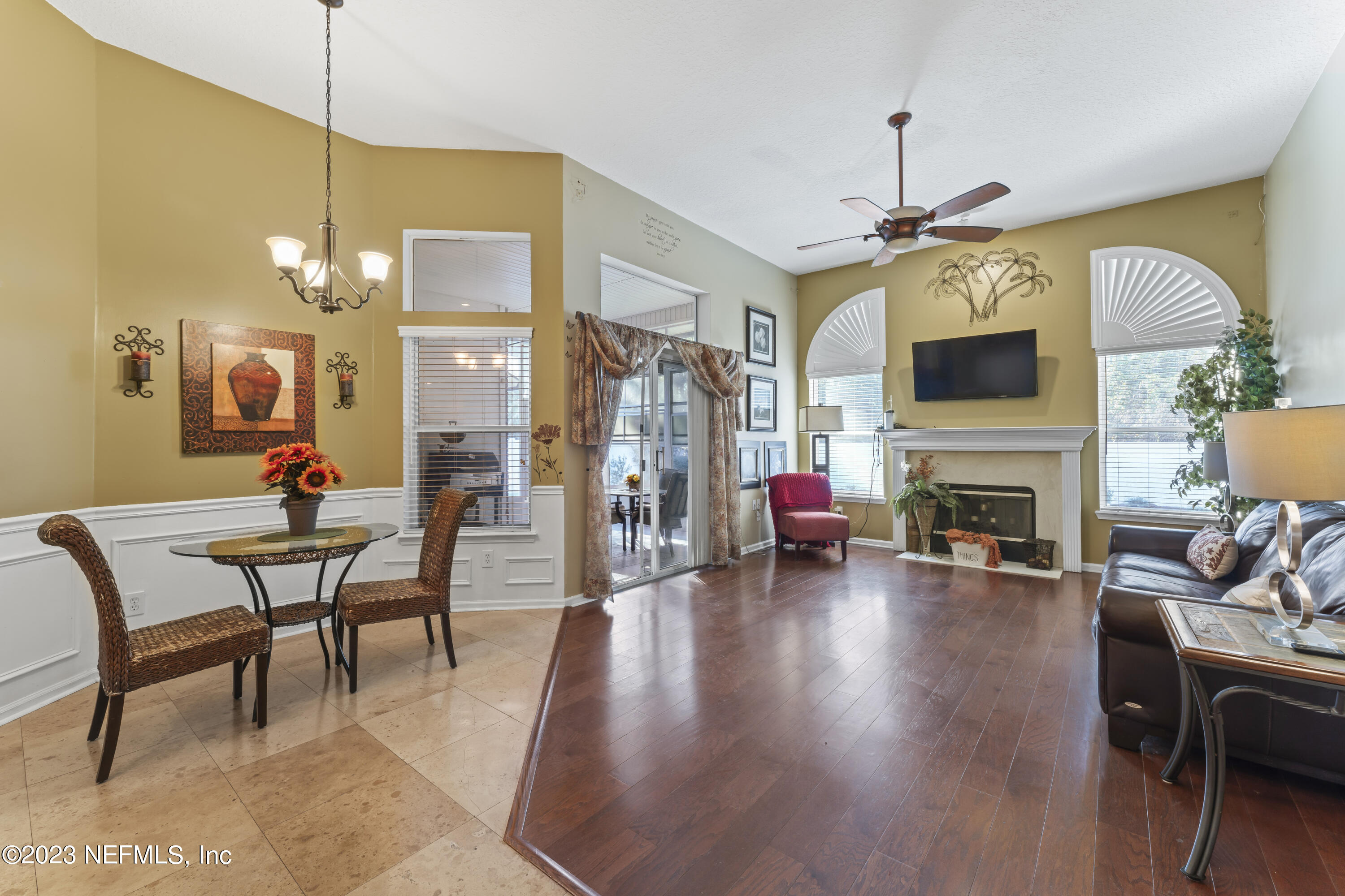 8146 LEAFCREST Drive