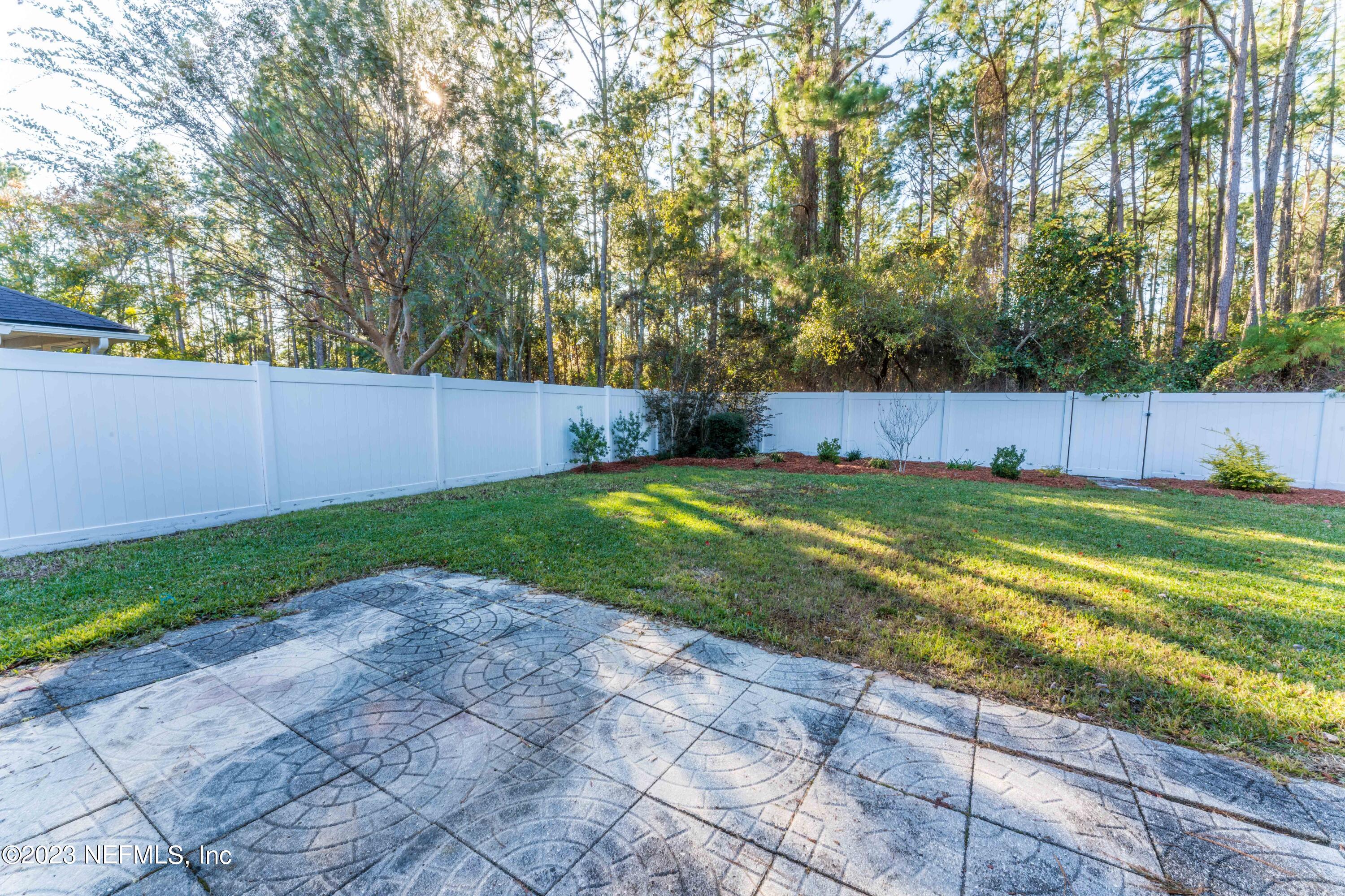 8146 LEAFCREST Drive