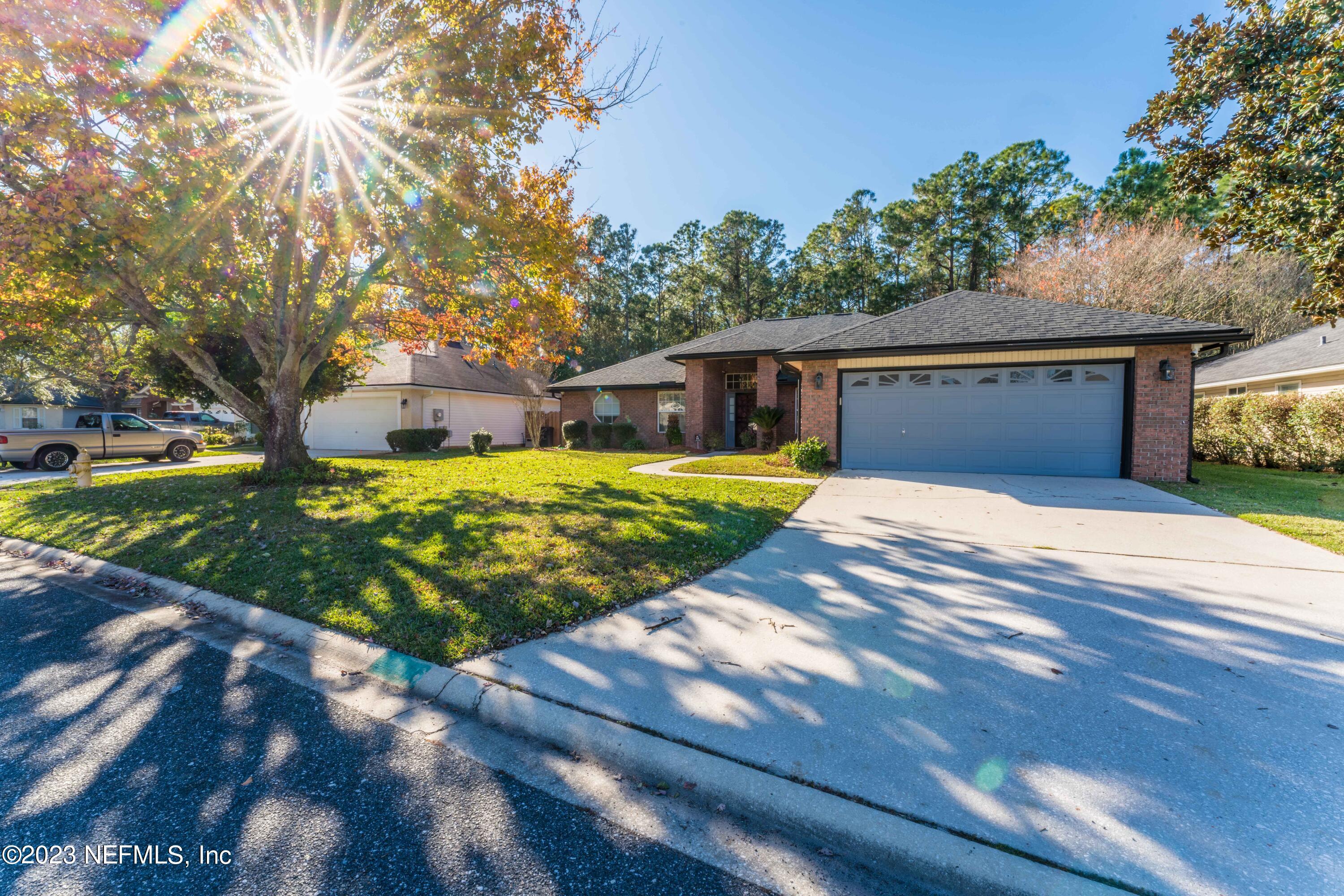 8146 LEAFCREST Drive