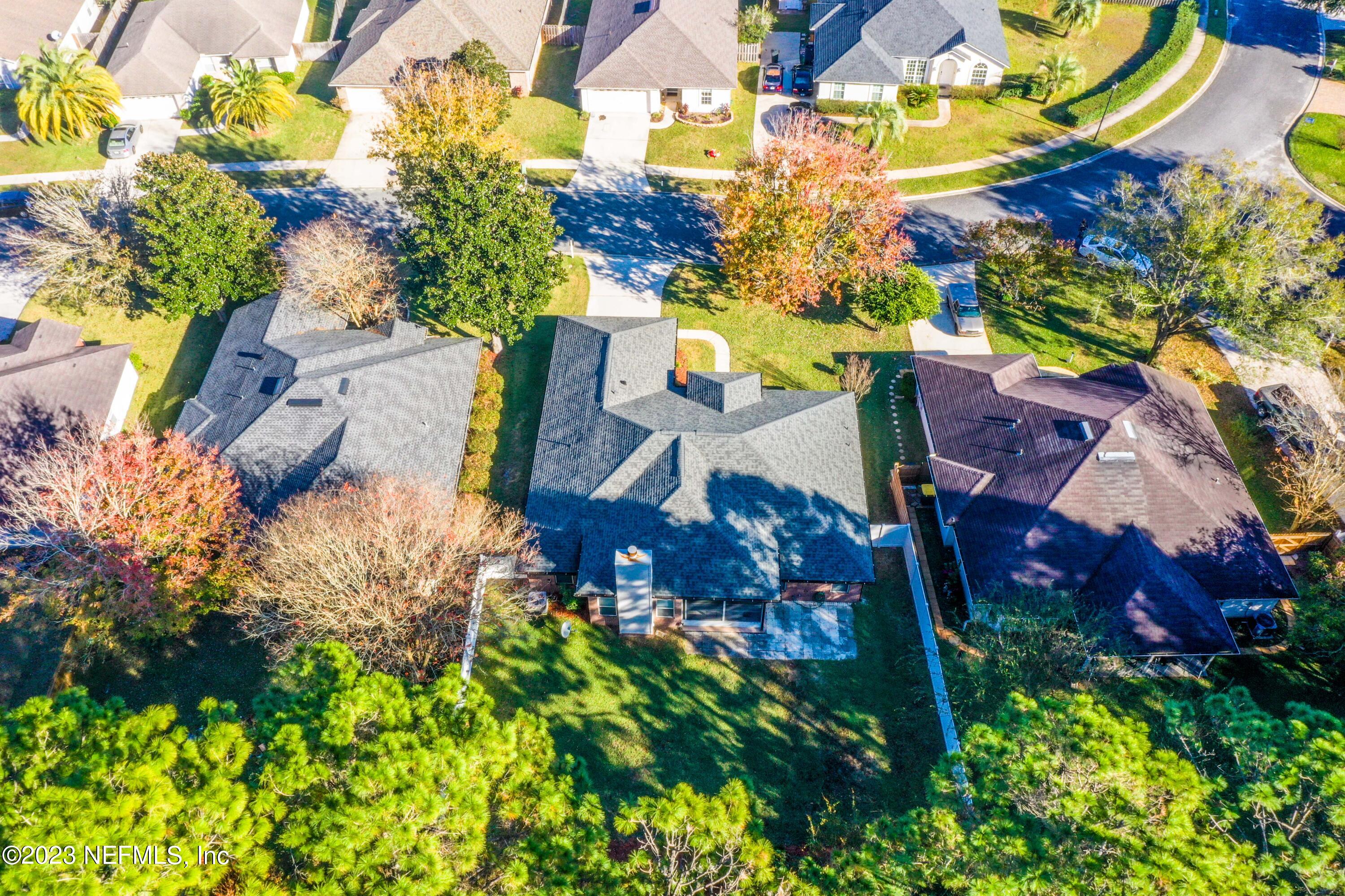 8146 LEAFCREST Drive