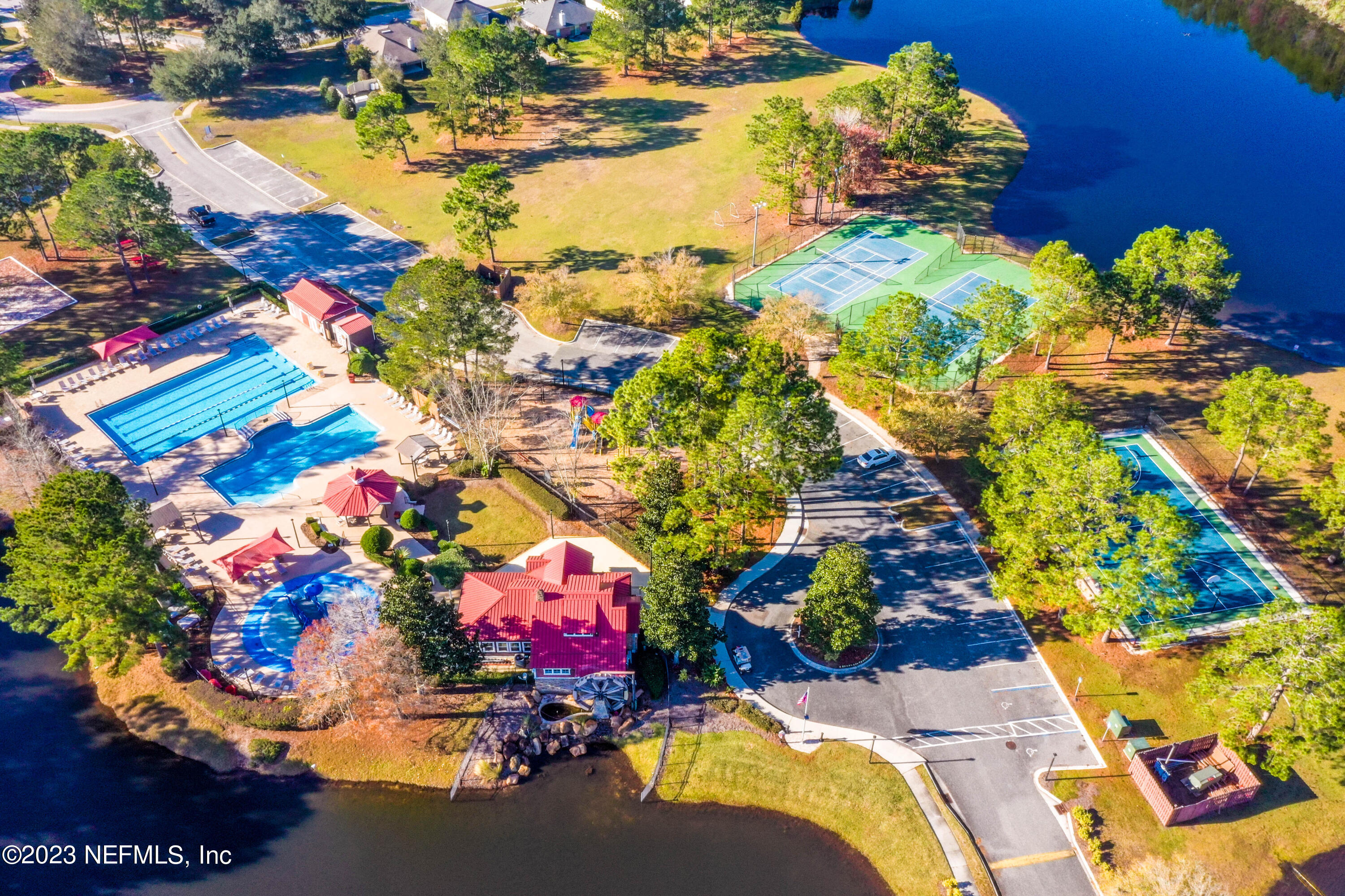 8146 LEAFCREST Drive