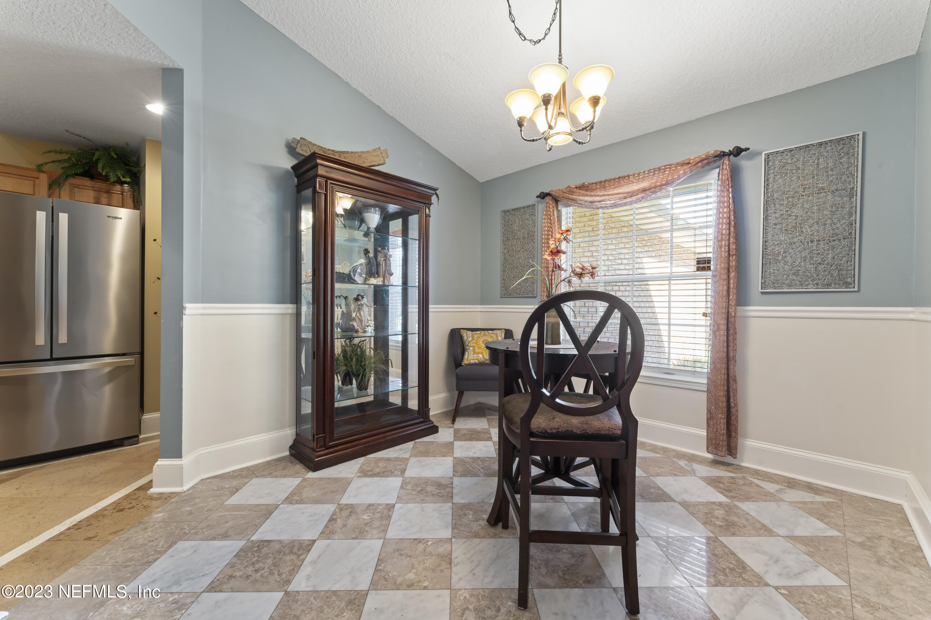 8146 LEAFCREST Drive