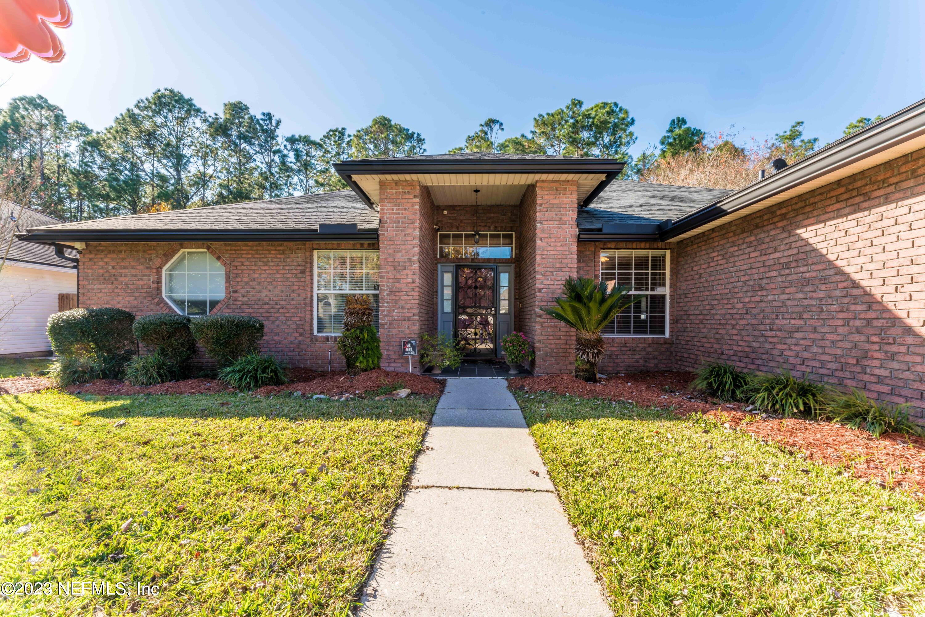 8146 LEAFCREST Drive