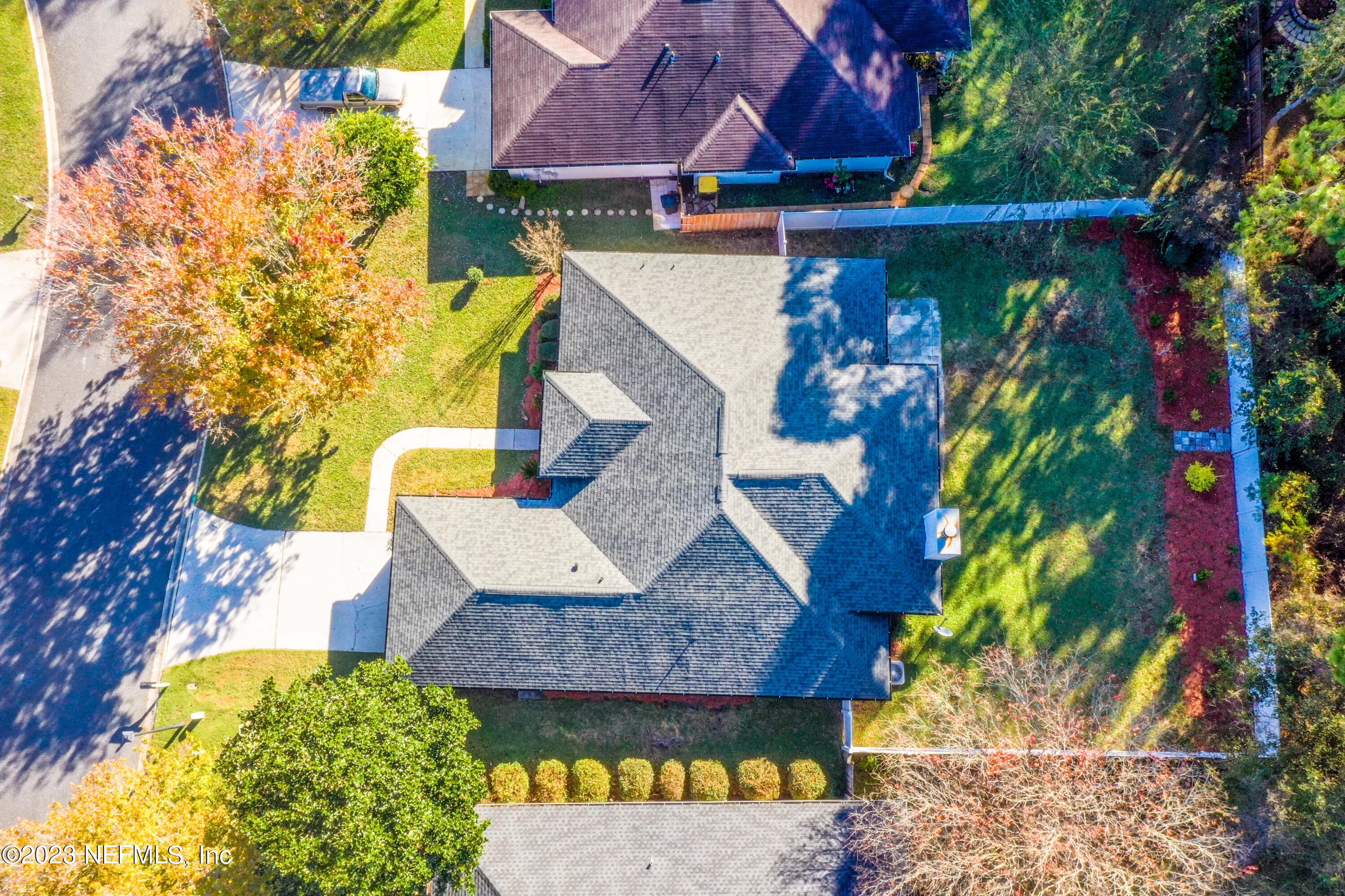 8146 LEAFCREST Drive