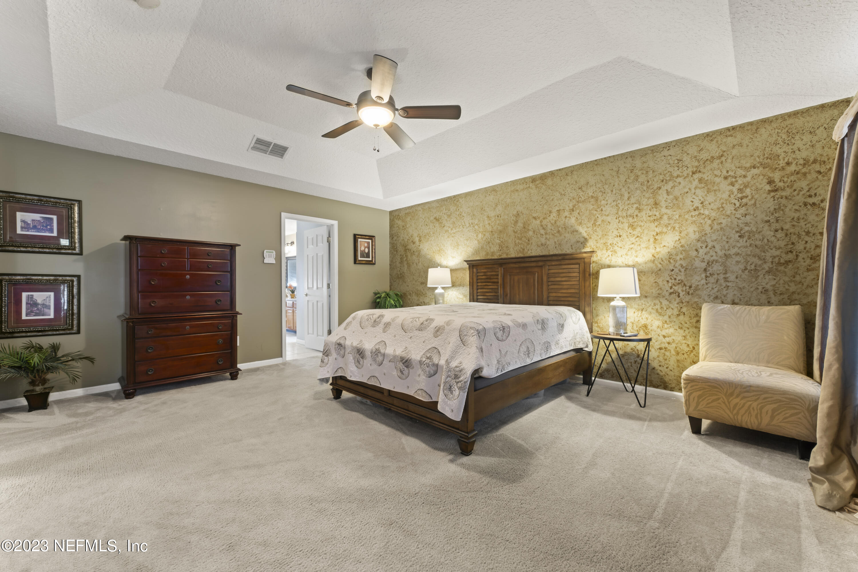 8146 LEAFCREST Drive