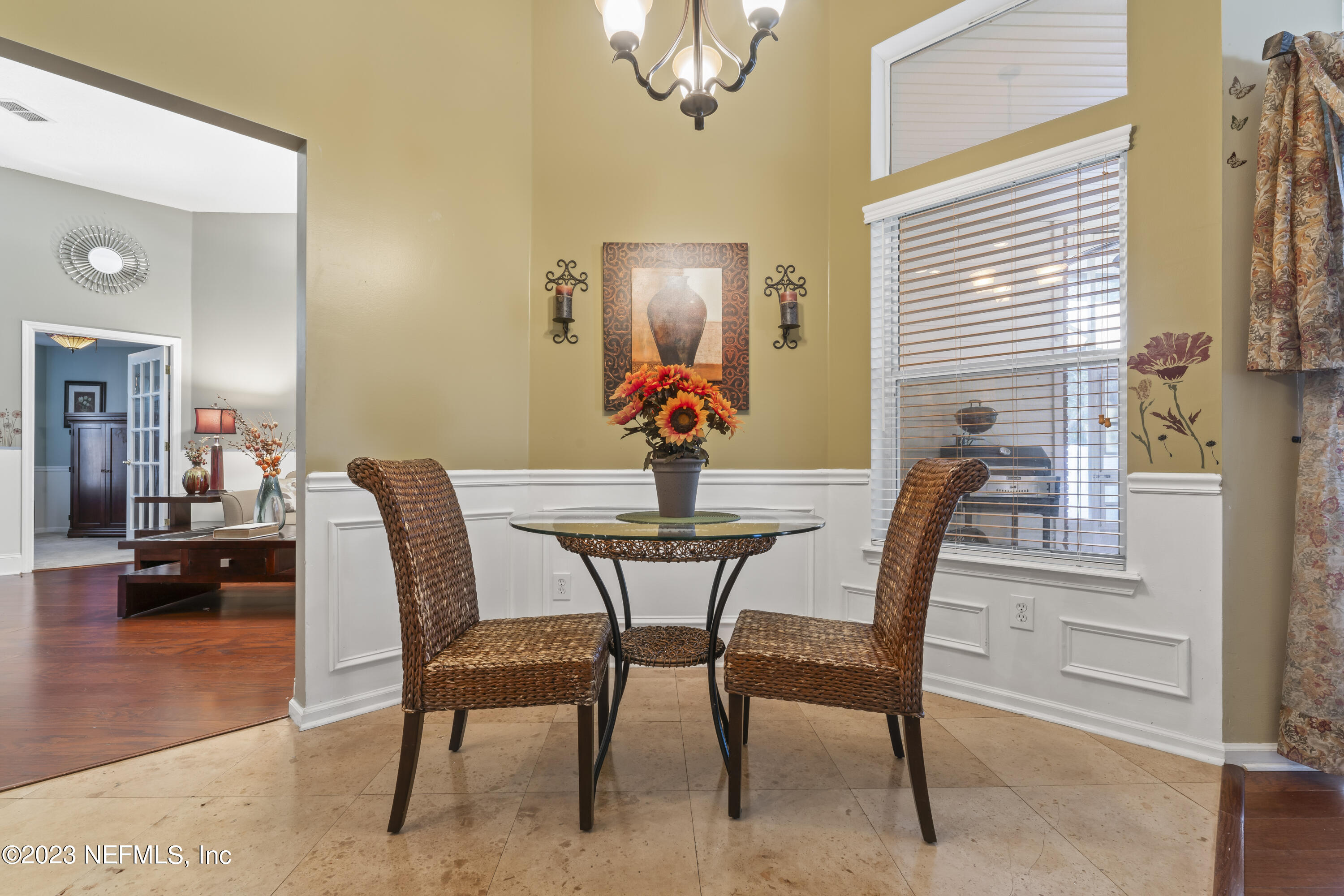 8146 LEAFCREST Drive