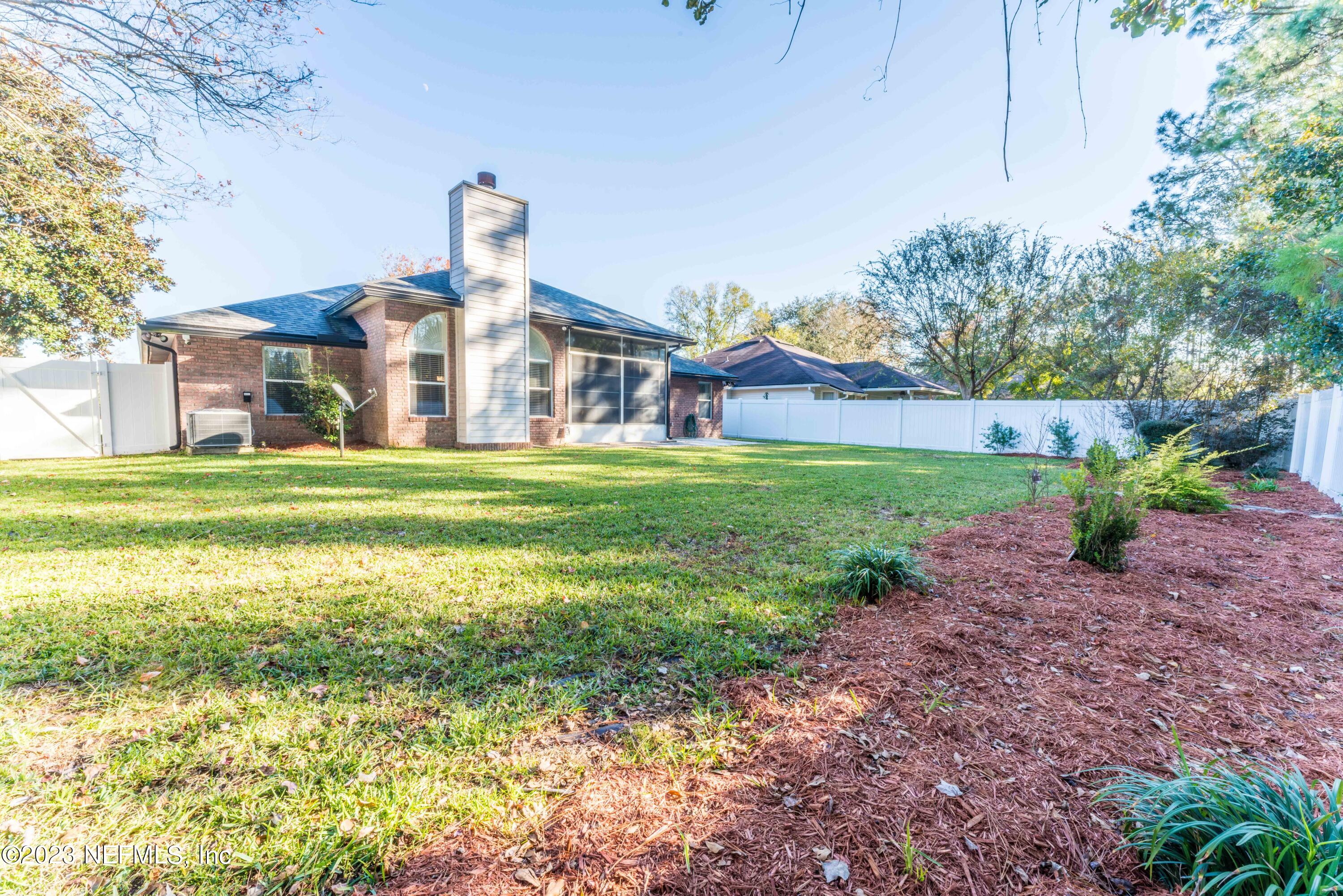 8146 LEAFCREST Drive