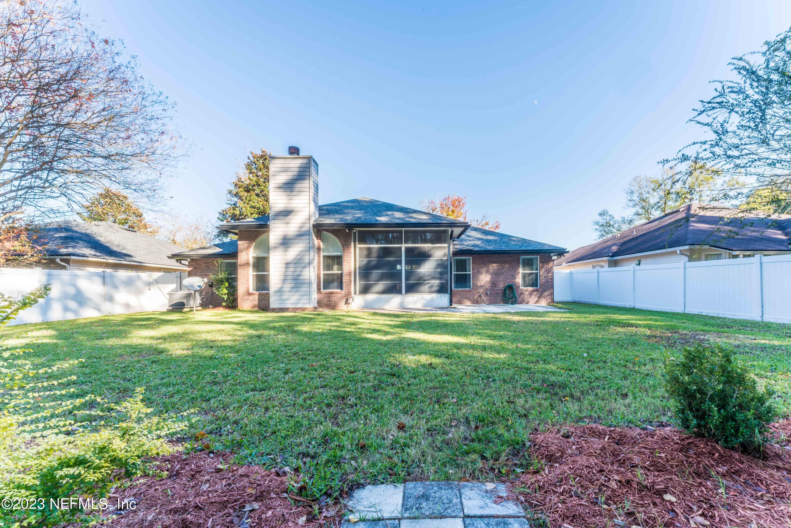 8146 LEAFCREST Drive