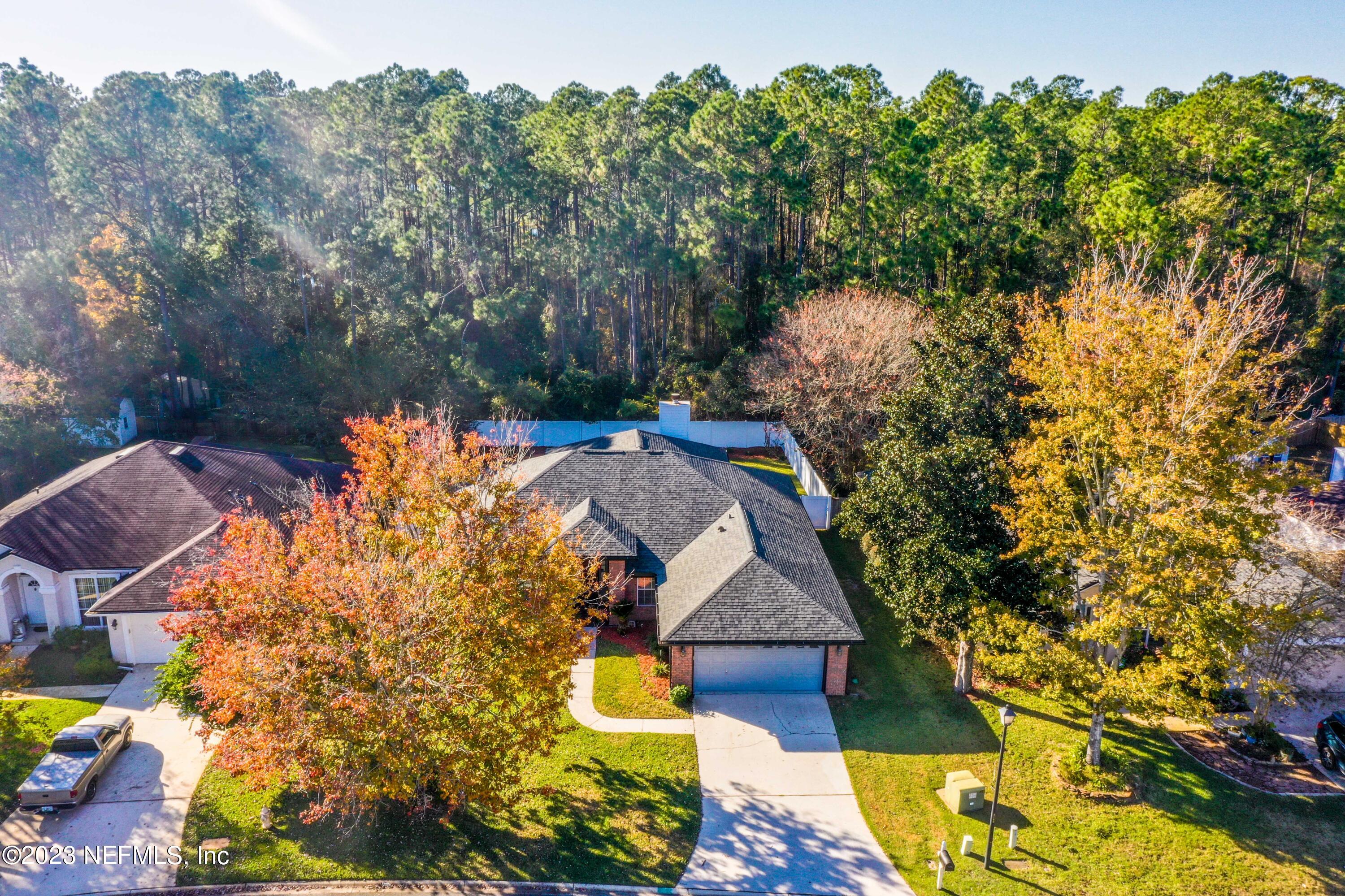 8146 LEAFCREST Drive