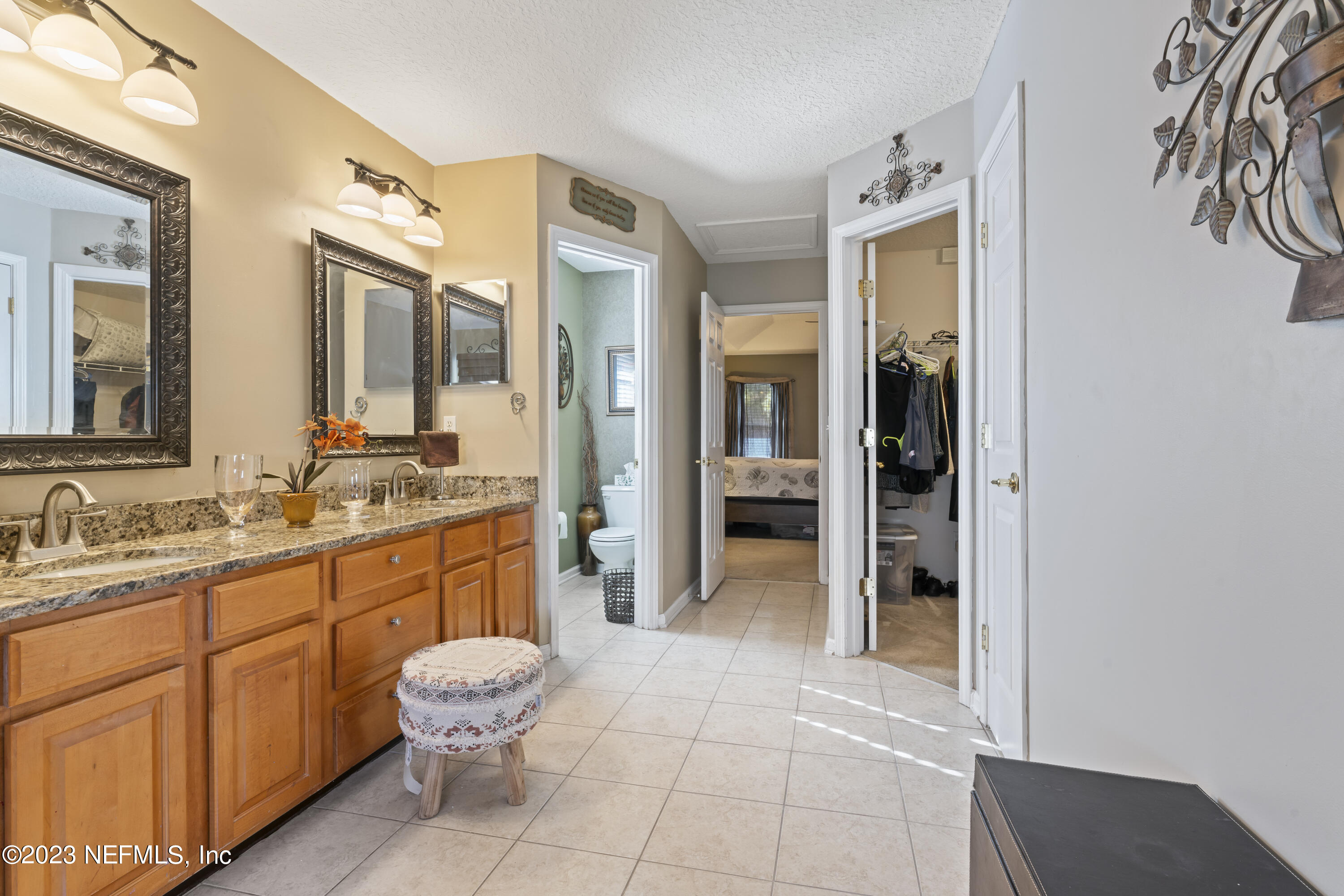 8146 LEAFCREST Drive