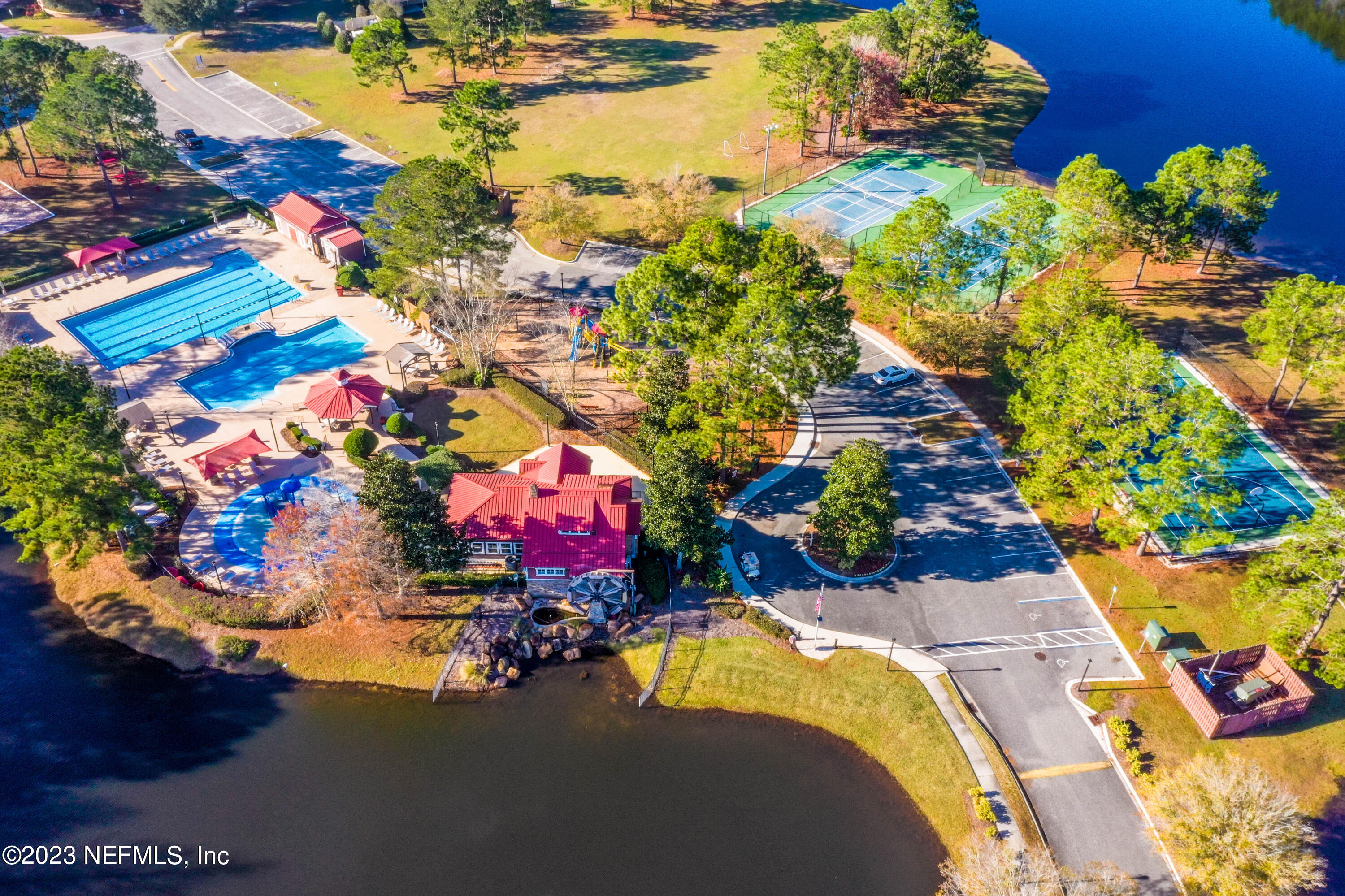 8146 LEAFCREST Drive