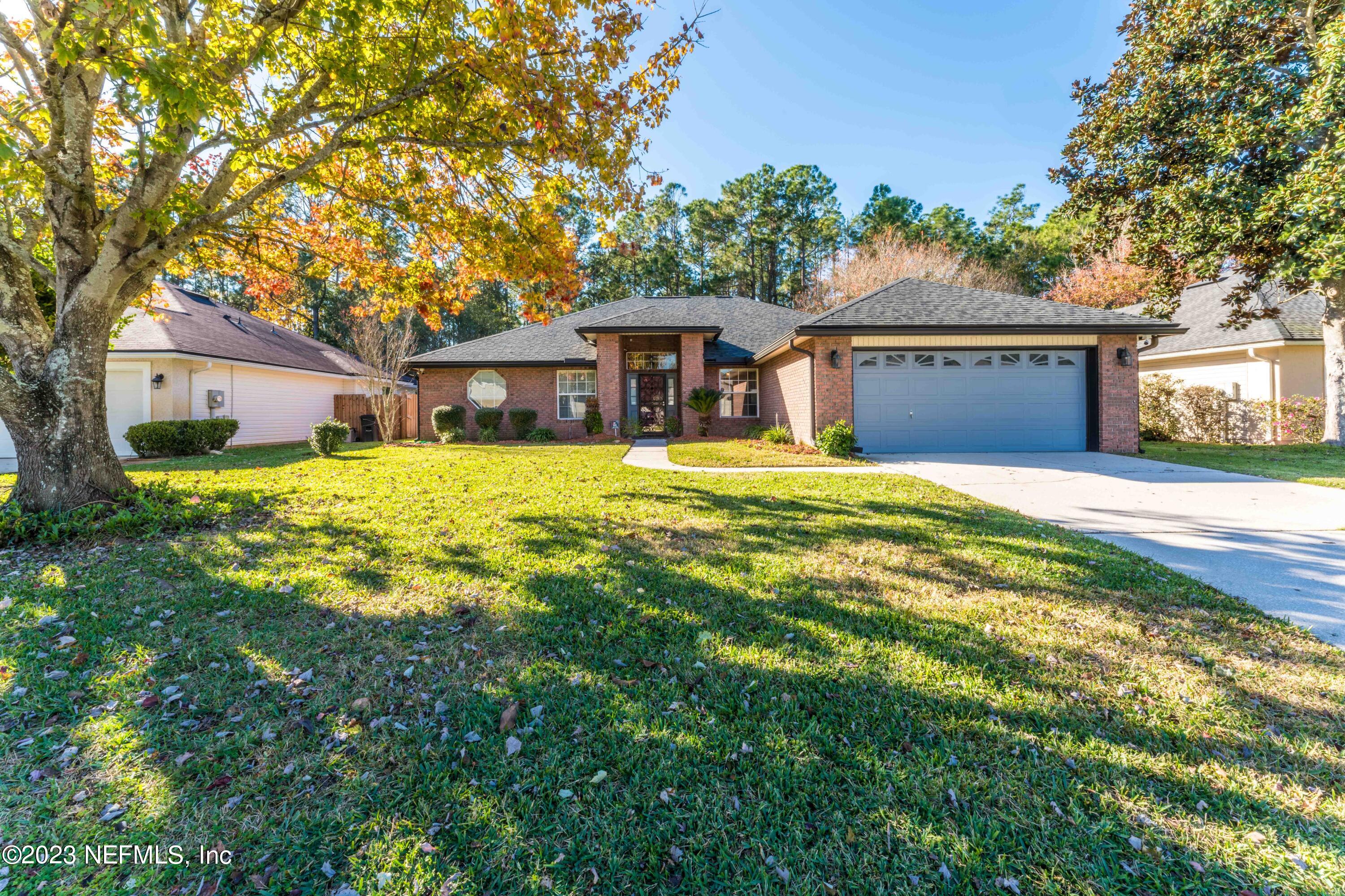 8146 LEAFCREST Drive