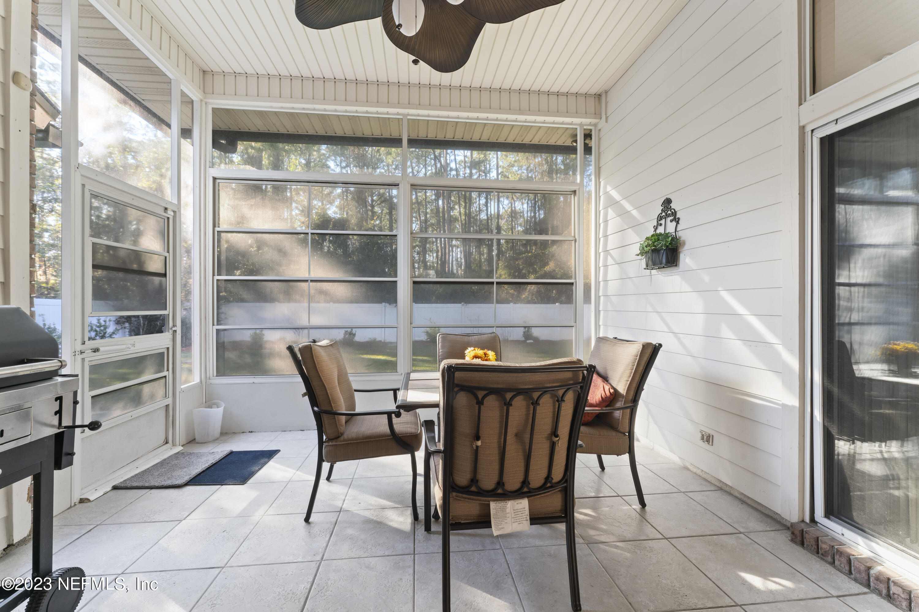 8146 LEAFCREST Drive