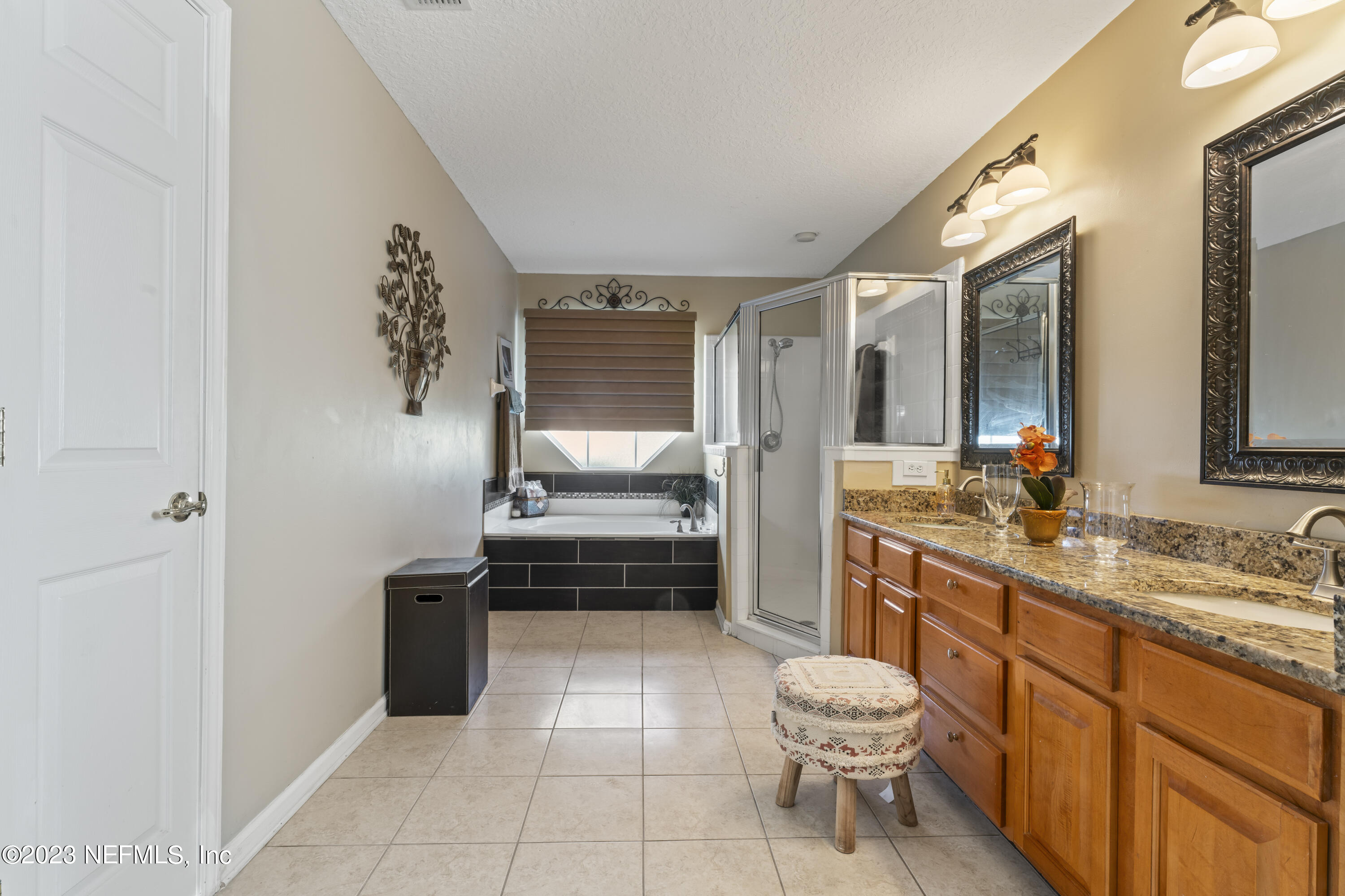 8146 LEAFCREST Drive