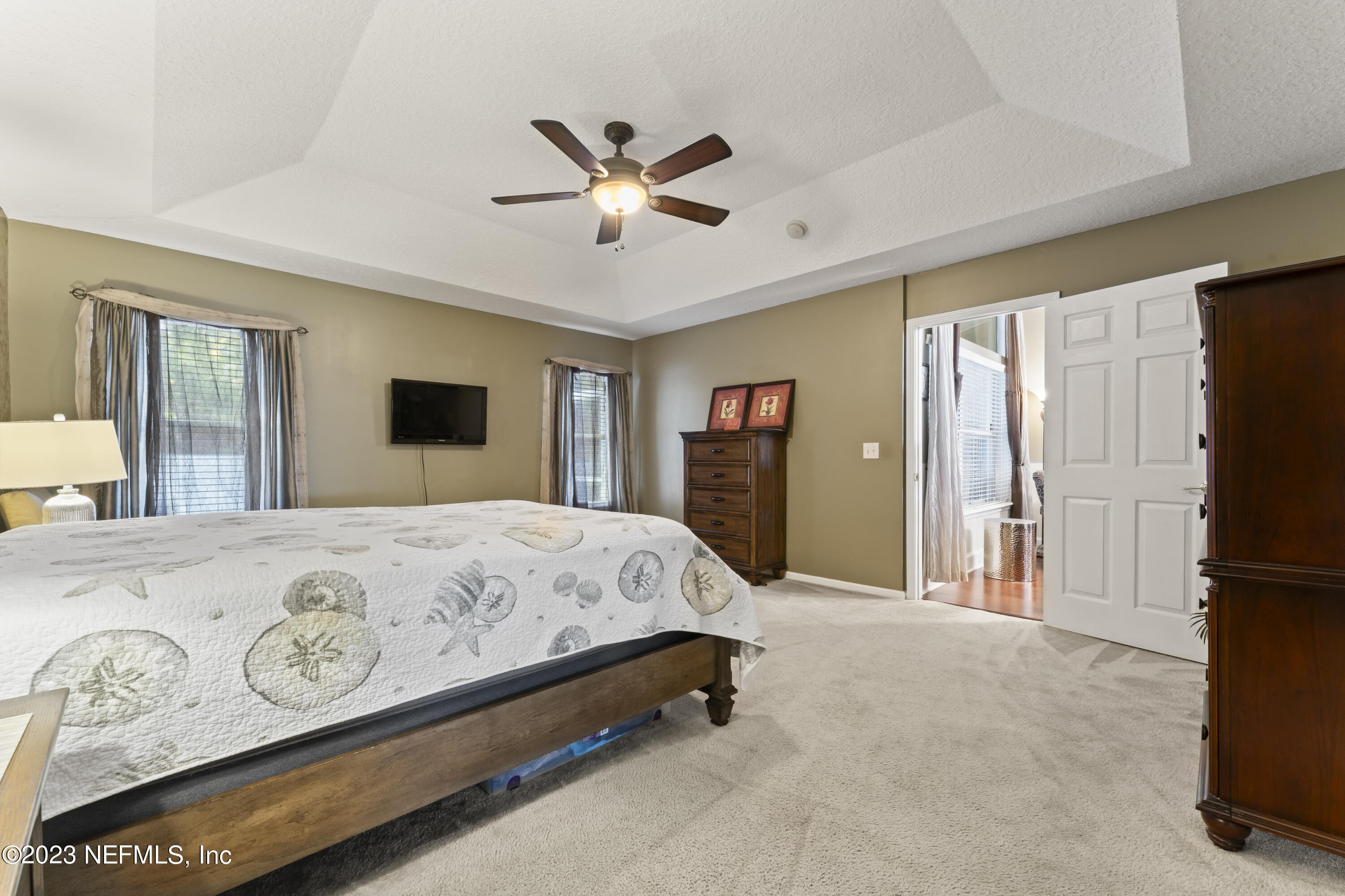 8146 LEAFCREST Drive