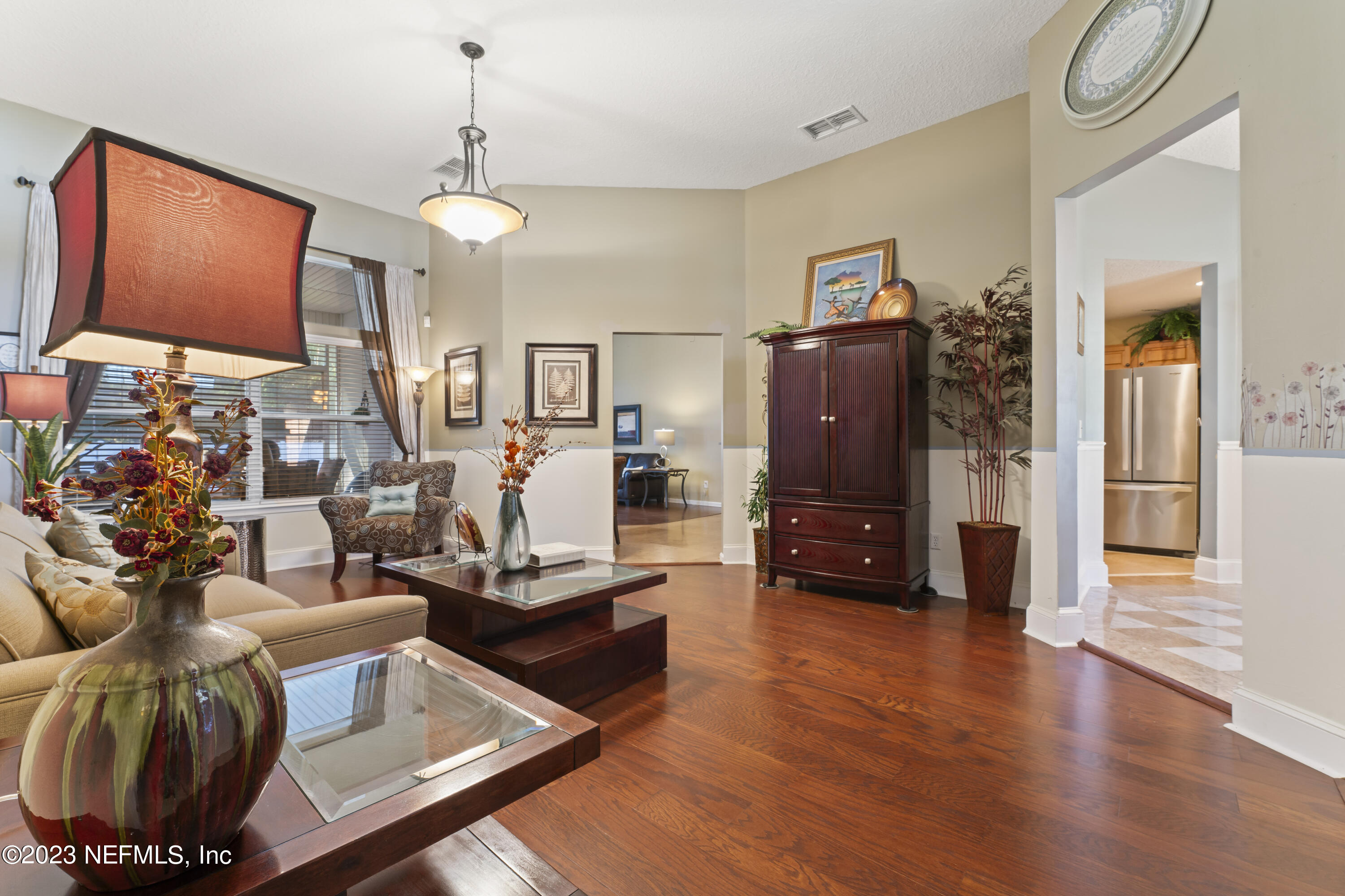 8146 LEAFCREST Drive