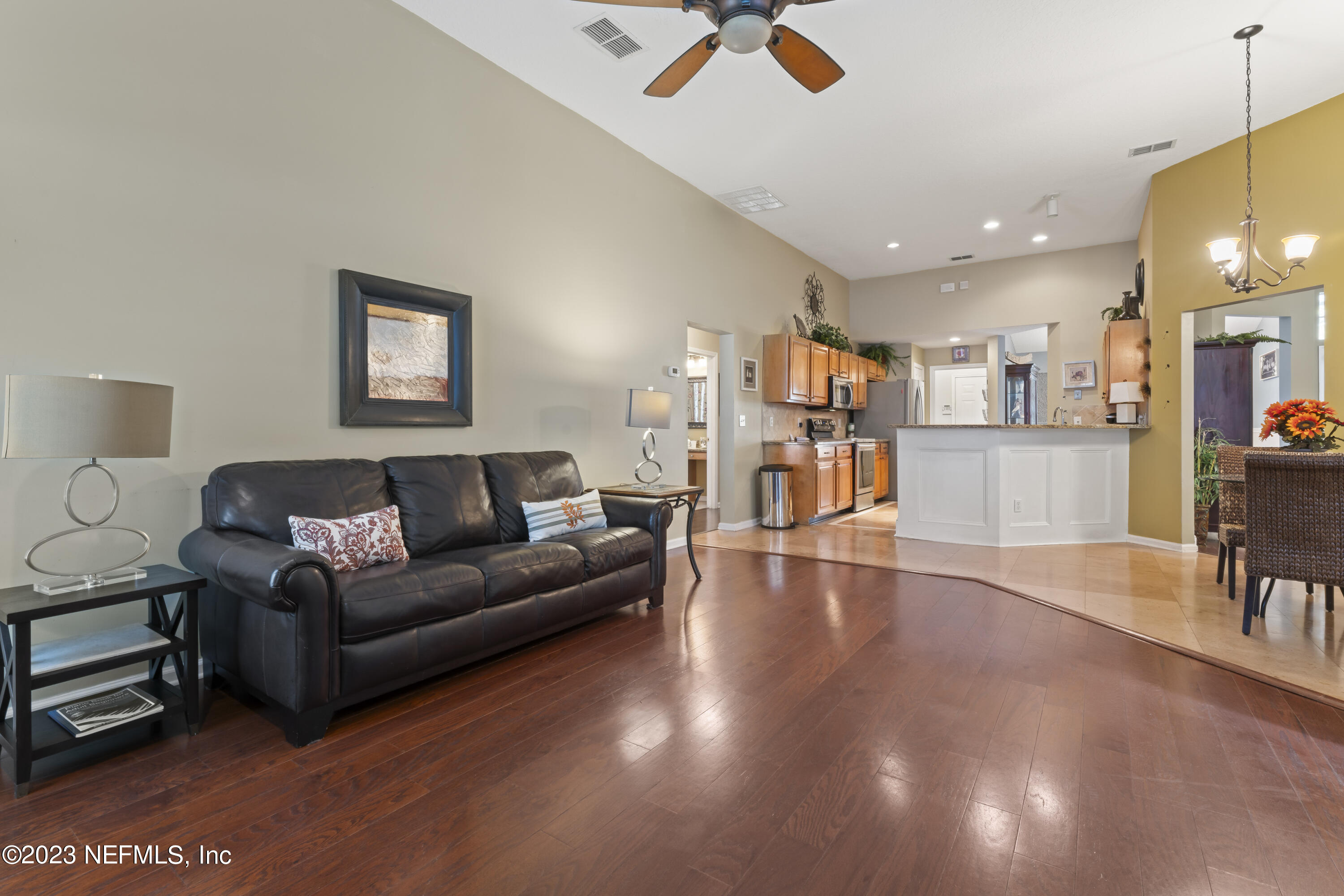 8146 LEAFCREST Drive